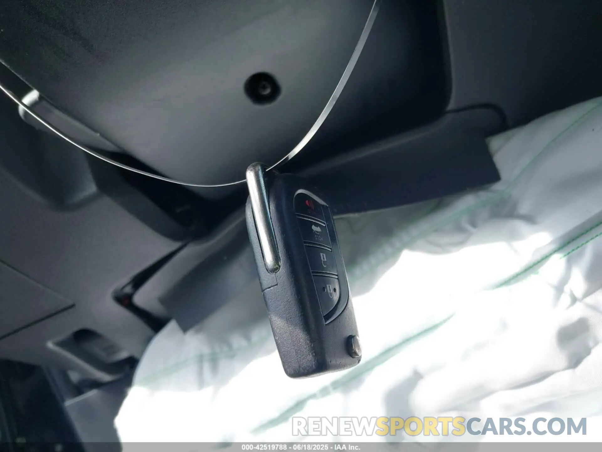 11 fotografías del automóvil dañado 4T1C11AK5LU352631 TOYOTA CAMRY 2020