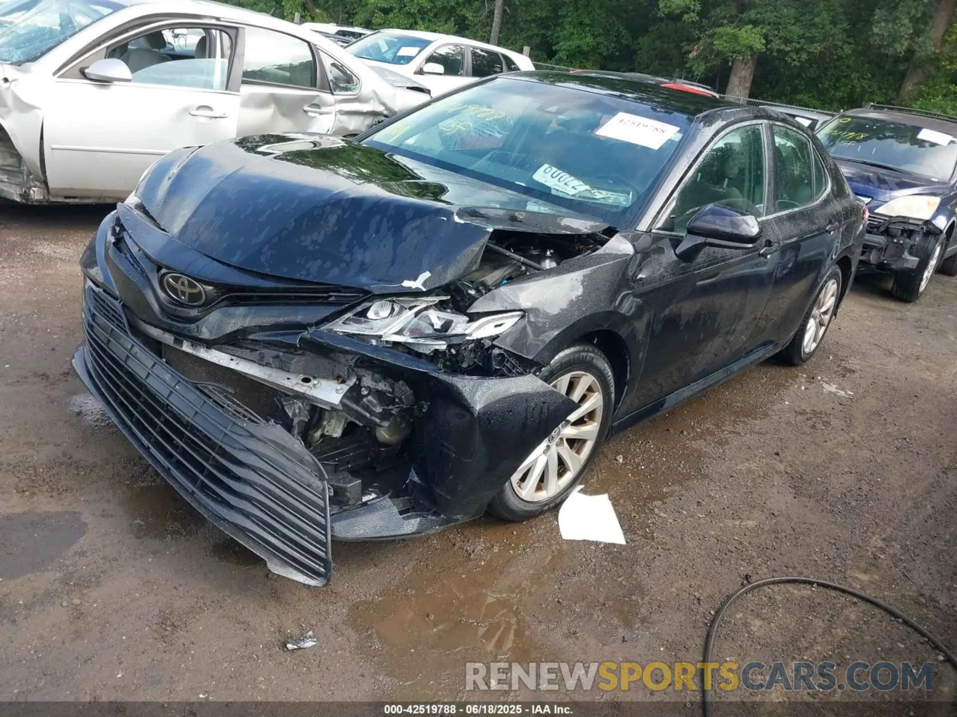 2 fotografías del automóvil dañado 4T1C11AK5LU352631 TOYOTA CAMRY 2020