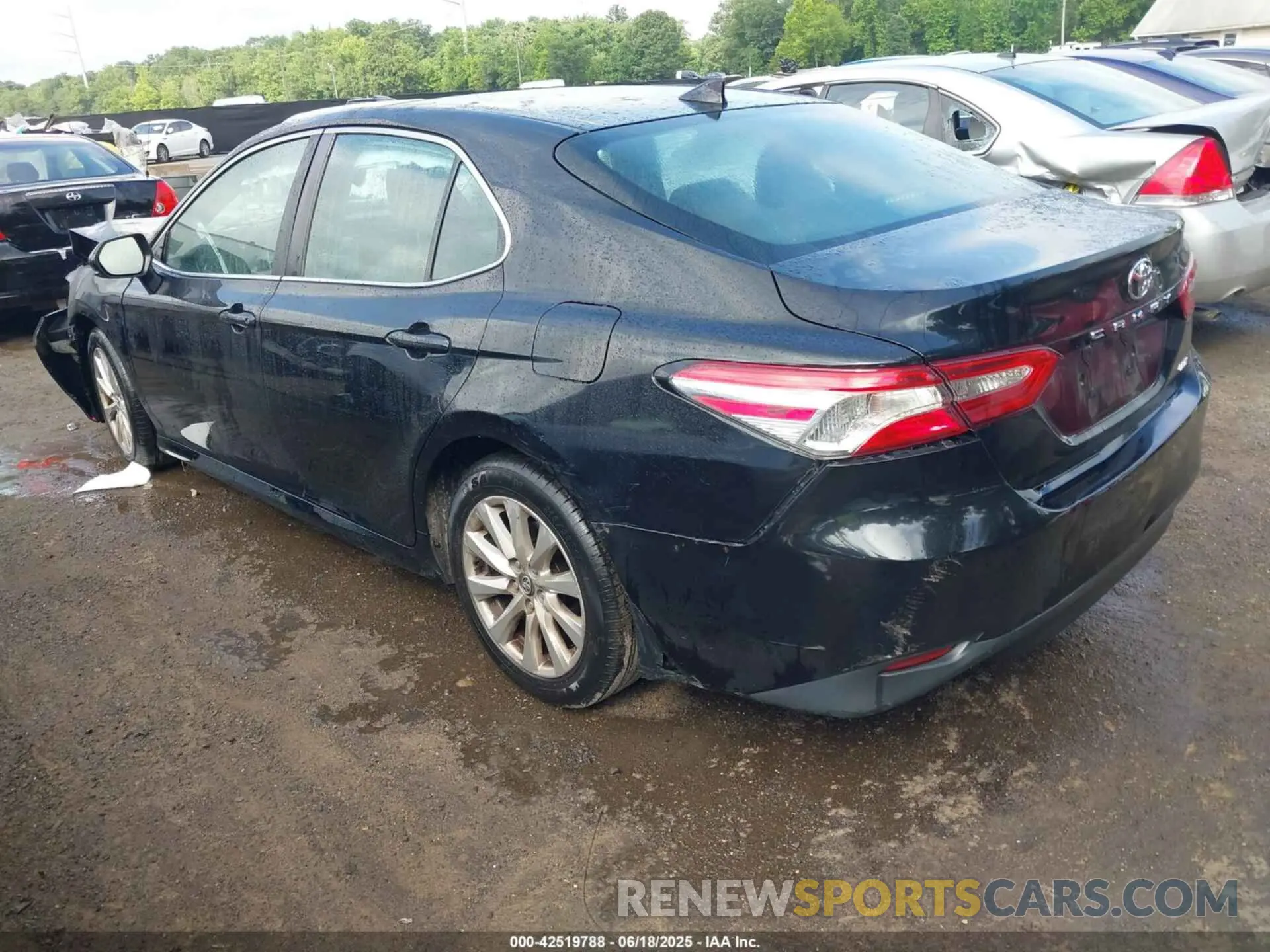 3 fotografías del automóvil dañado 4T1C11AK5LU352631 TOYOTA CAMRY 2020