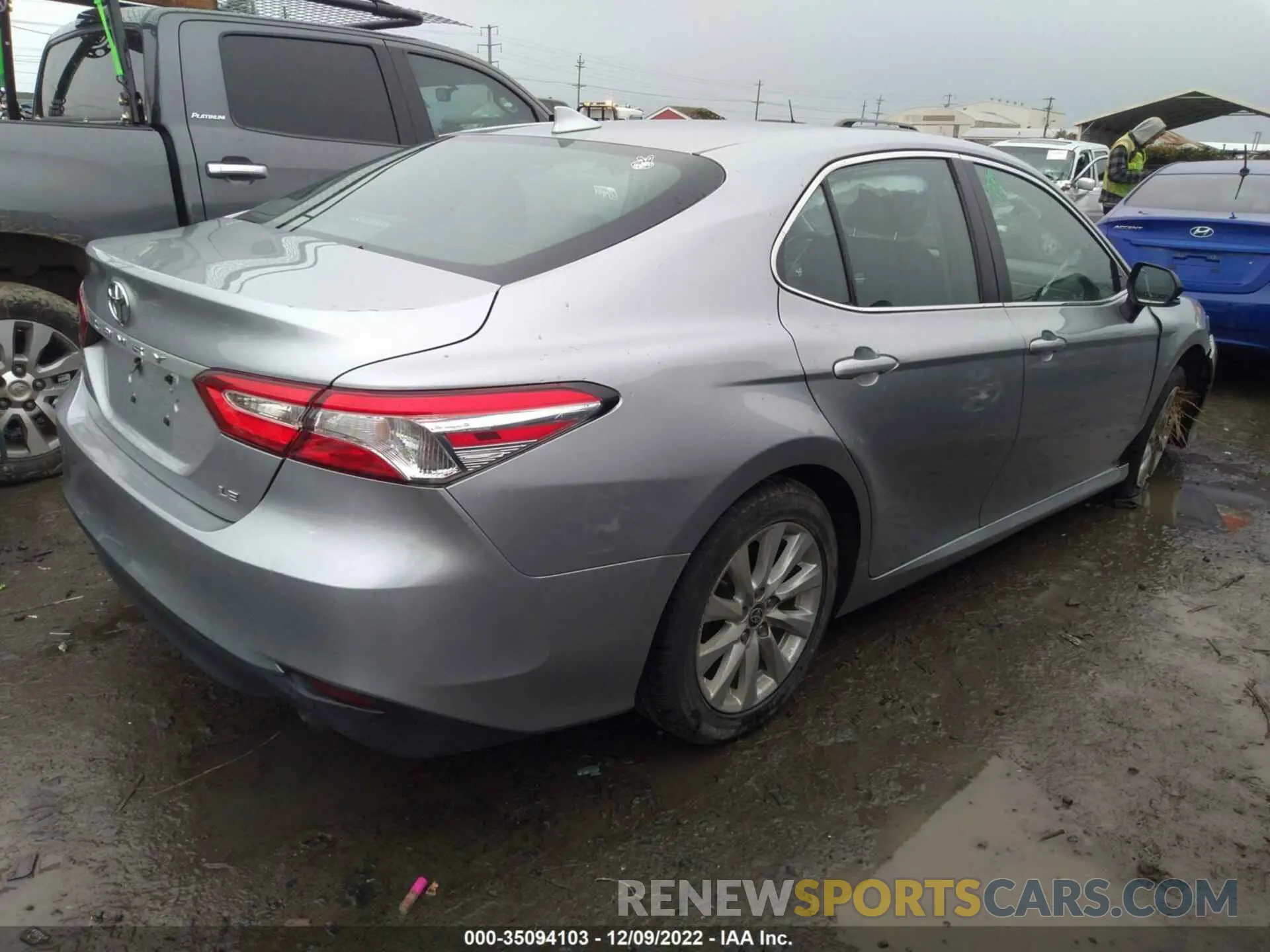 4 fotografías del automóvil dañado 4T1C11AK5LU362950 TOYOTA CAMRY 2020