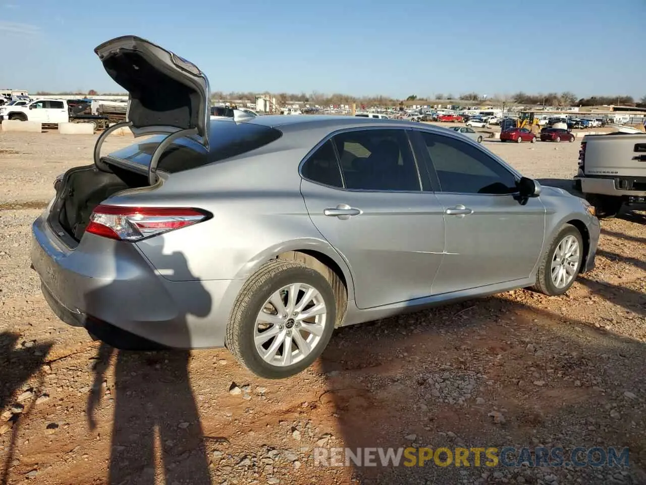 3 fotografías del automóvil dañado 4T1C11AK5LU382681 TOYOTA CAMRY 2020
