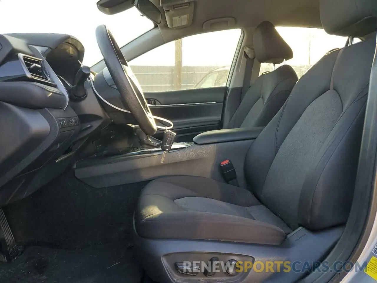 7 fotografías del automóvil dañado 4T1C11AK5LU382681 TOYOTA CAMRY 2020
