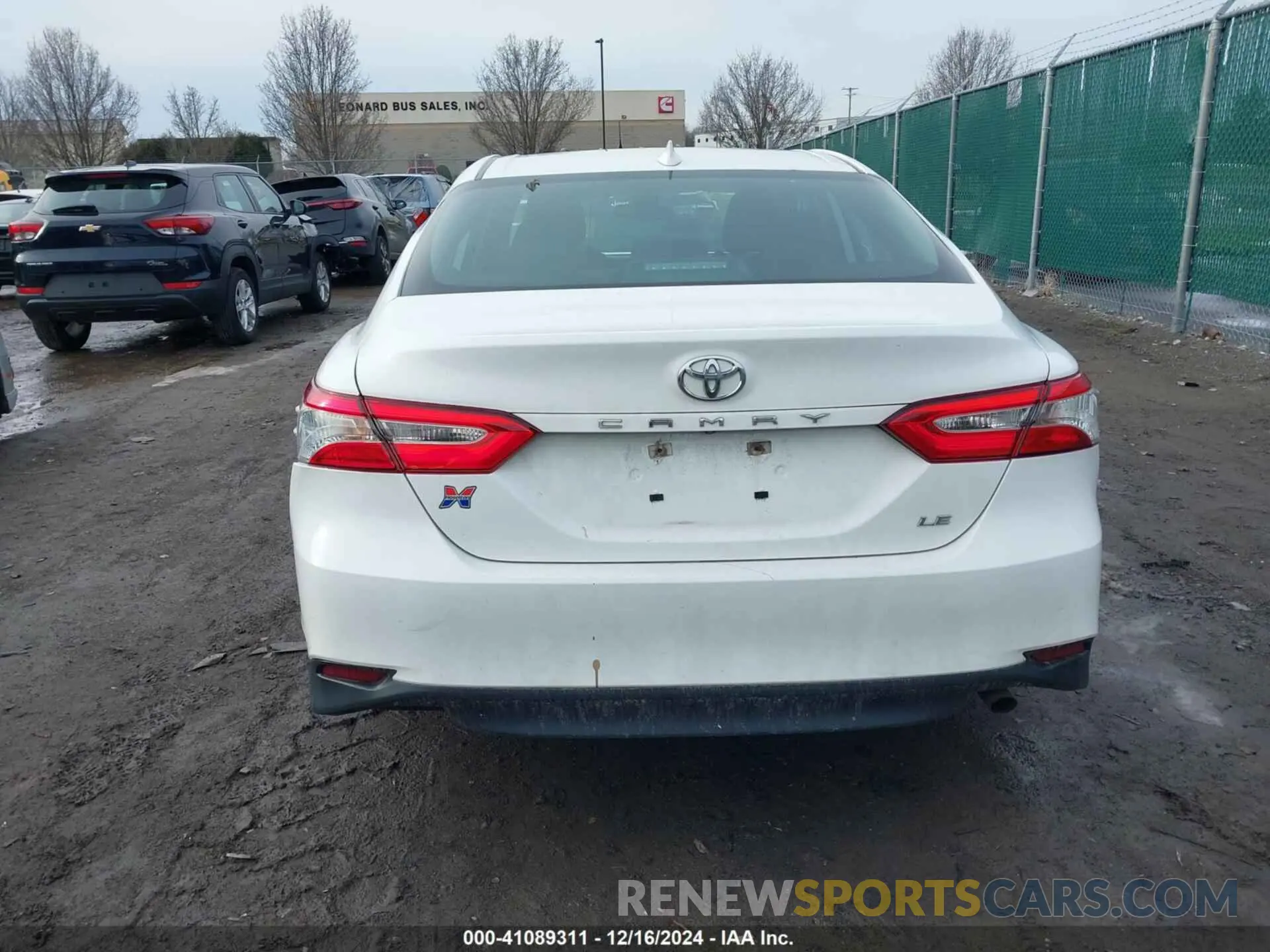 16 fotografías del automóvil dañado 4T1C11AK5LU860761 TOYOTA CAMRY 2020