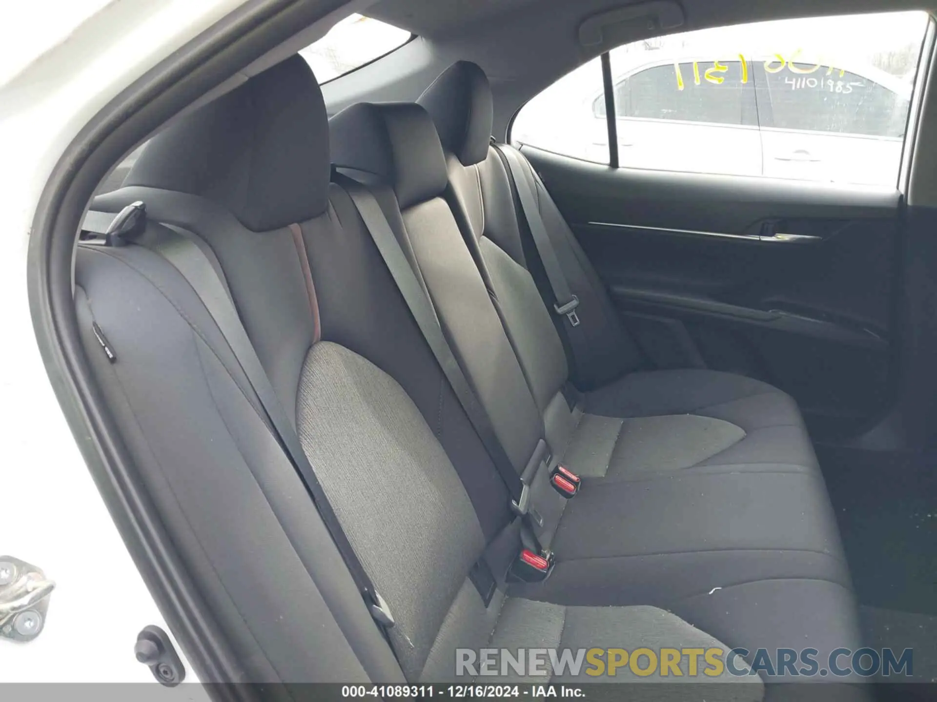 8 fotografías del automóvil dañado 4T1C11AK5LU860761 TOYOTA CAMRY 2020
