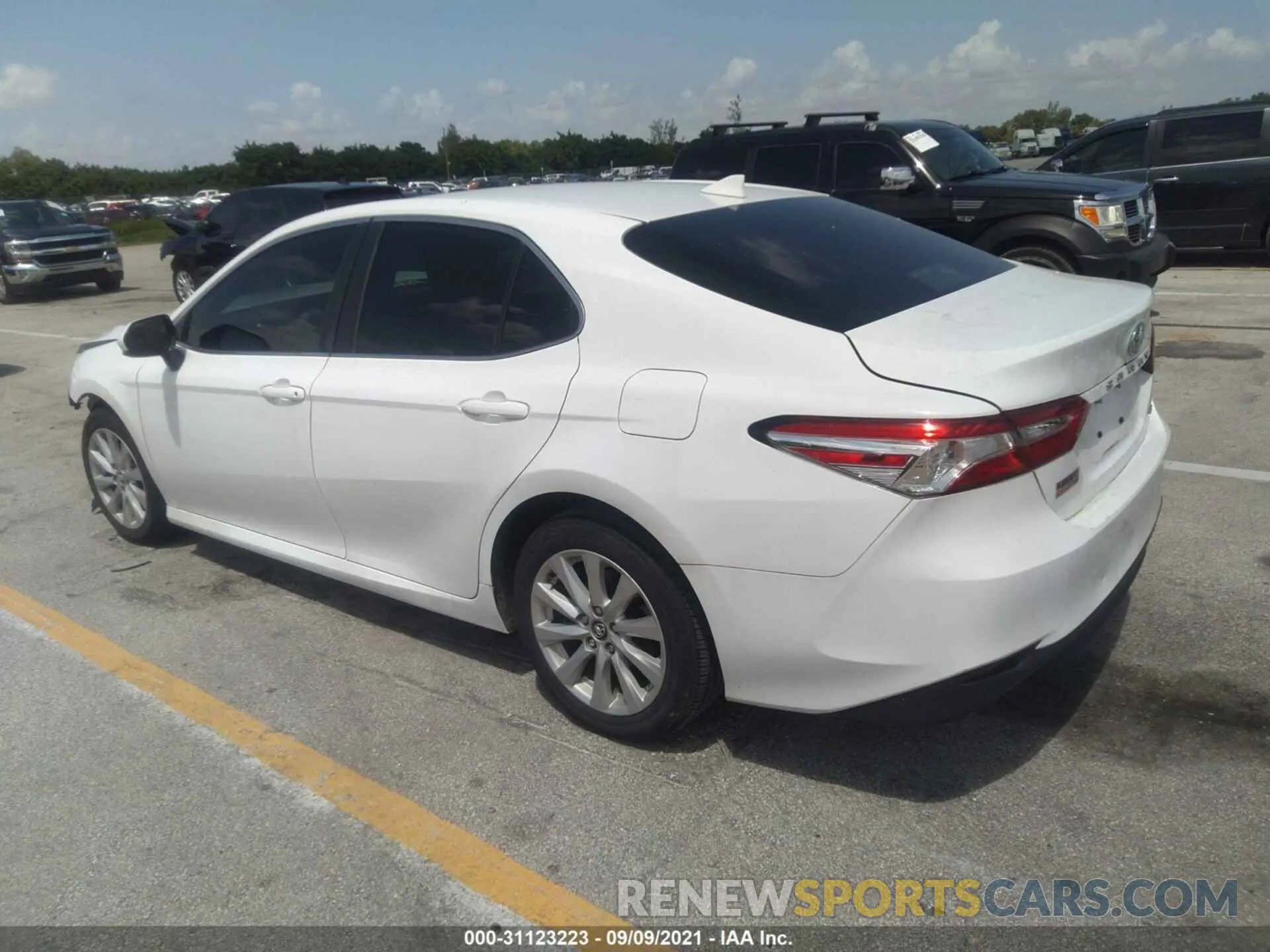 3 fotografías del automóvil dañado 4T1C11AK5LU865703 TOYOTA CAMRY 2020