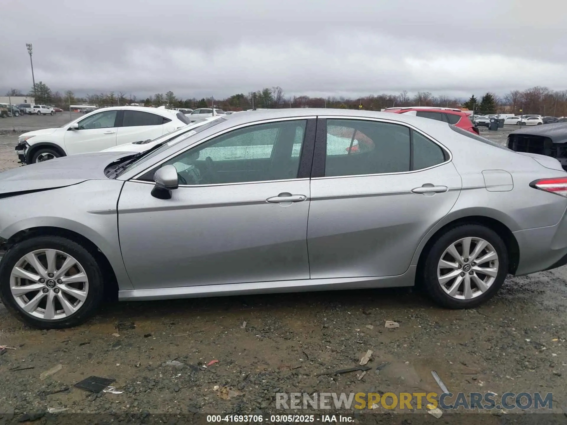 14 fotografías del automóvil dañado 4T1C11AK5LU869525 TOYOTA CAMRY 2020
