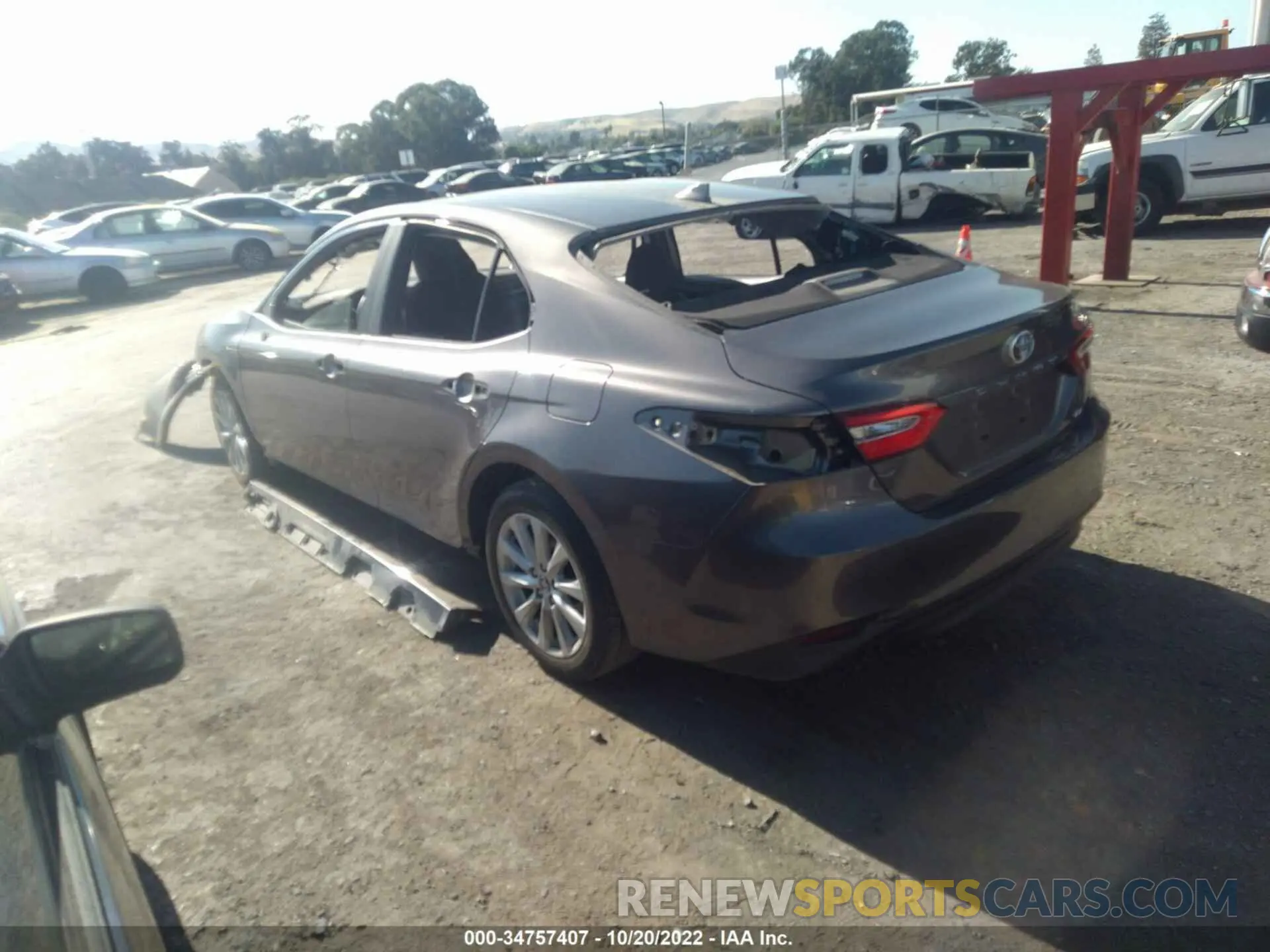 3 fotografías del automóvil dañado 4T1C11AK5LU904192 TOYOTA CAMRY 2020