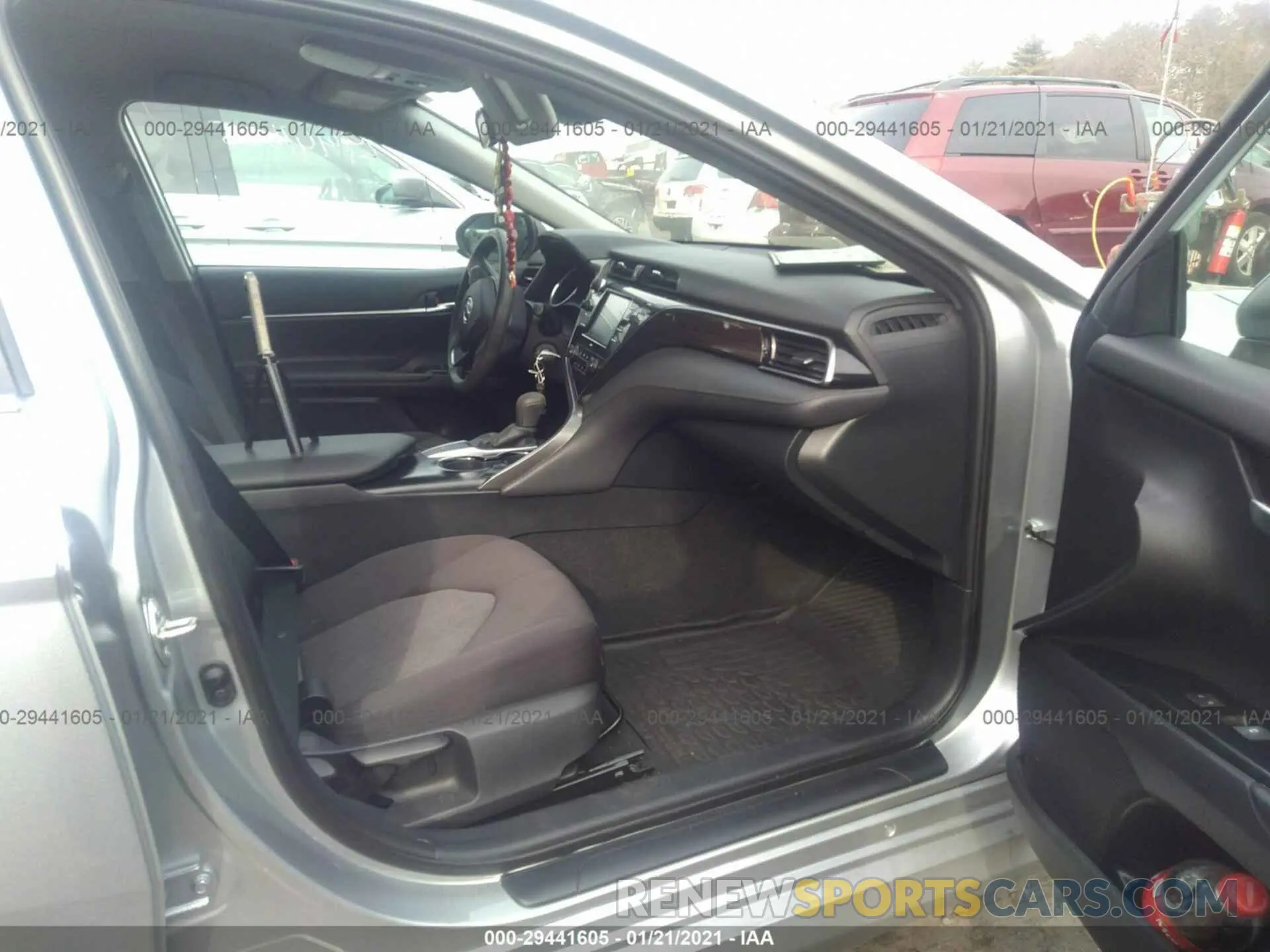 5 fotografías del automóvil dañado 4T1C11AK5LU907271 TOYOTA CAMRY 2020