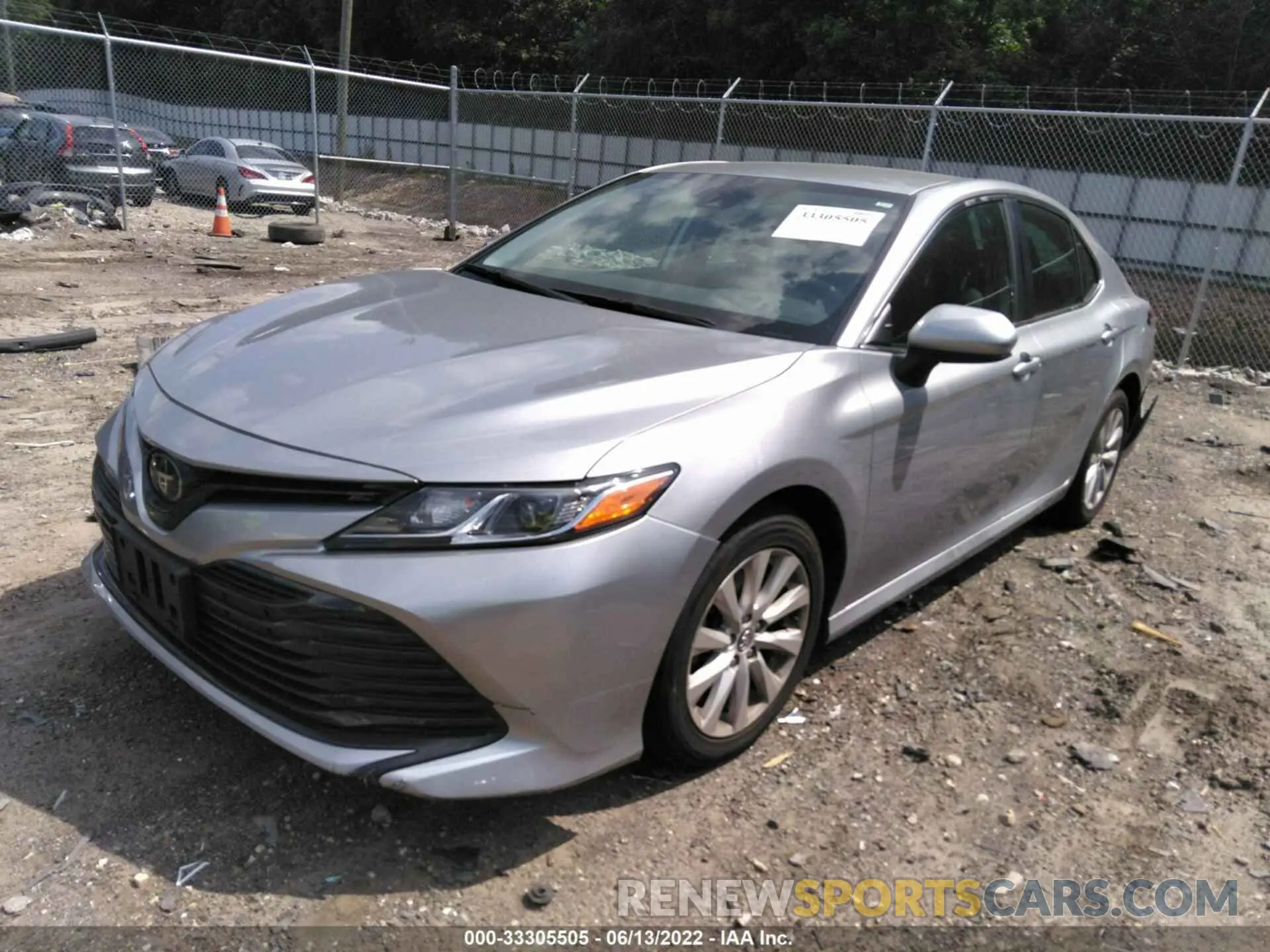 2 fotografías del automóvil dañado 4T1C11AK5LU924832 TOYOTA CAMRY 2020