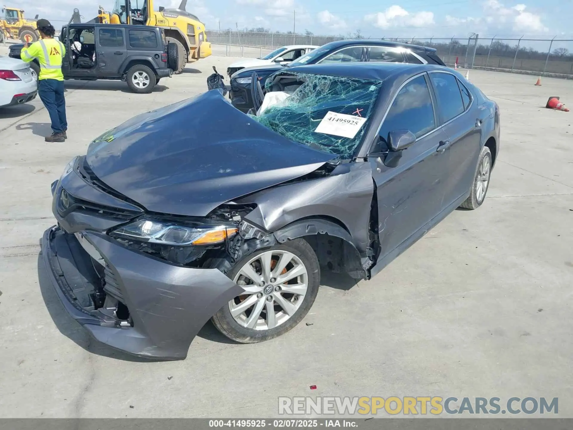 2 fotografías del automóvil dañado 4T1C11AK5LU929500 TOYOTA CAMRY 2020
