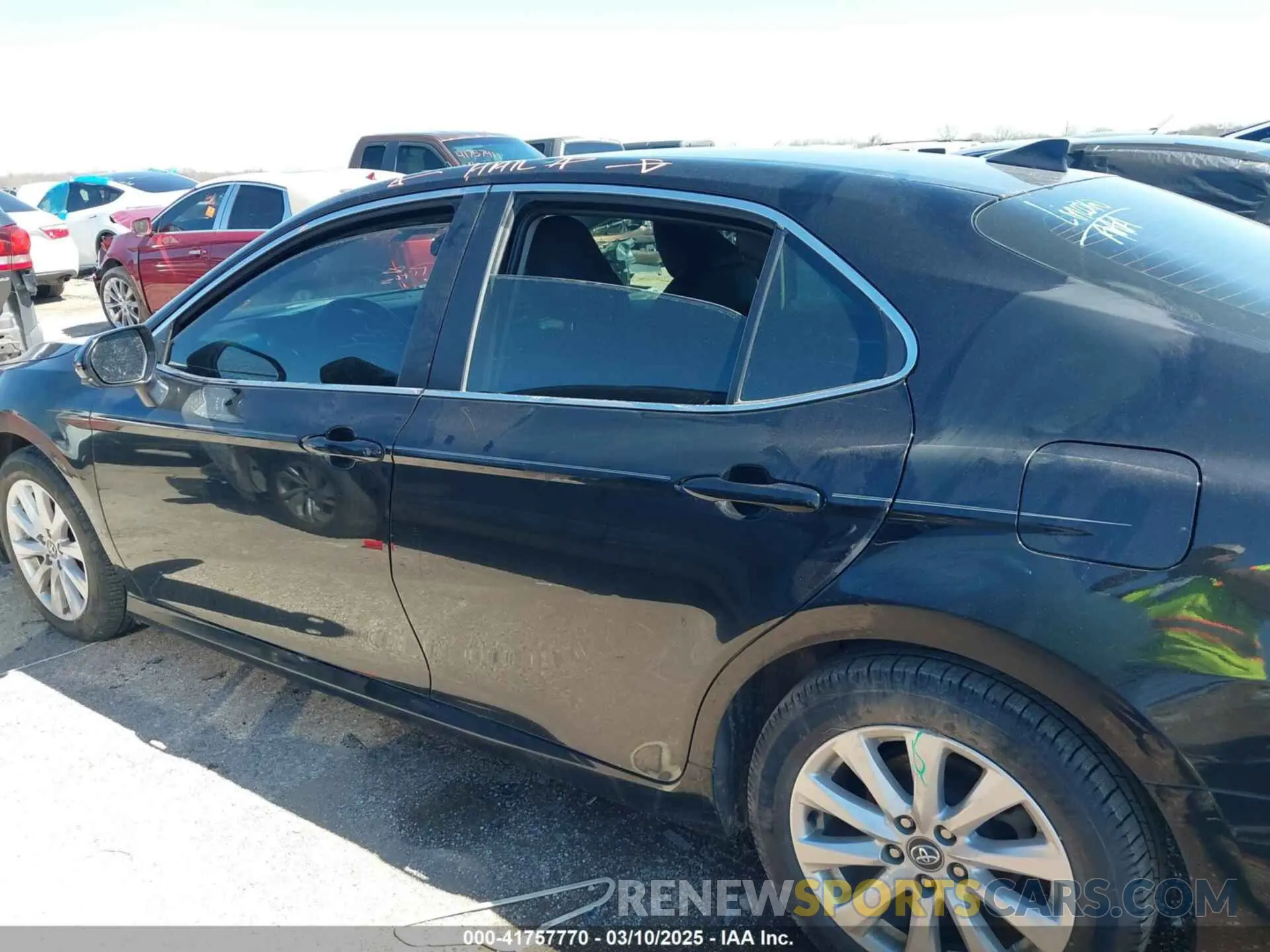 14 fotografías del automóvil dañado 4T1C11AK5LU938441 TOYOTA CAMRY 2020