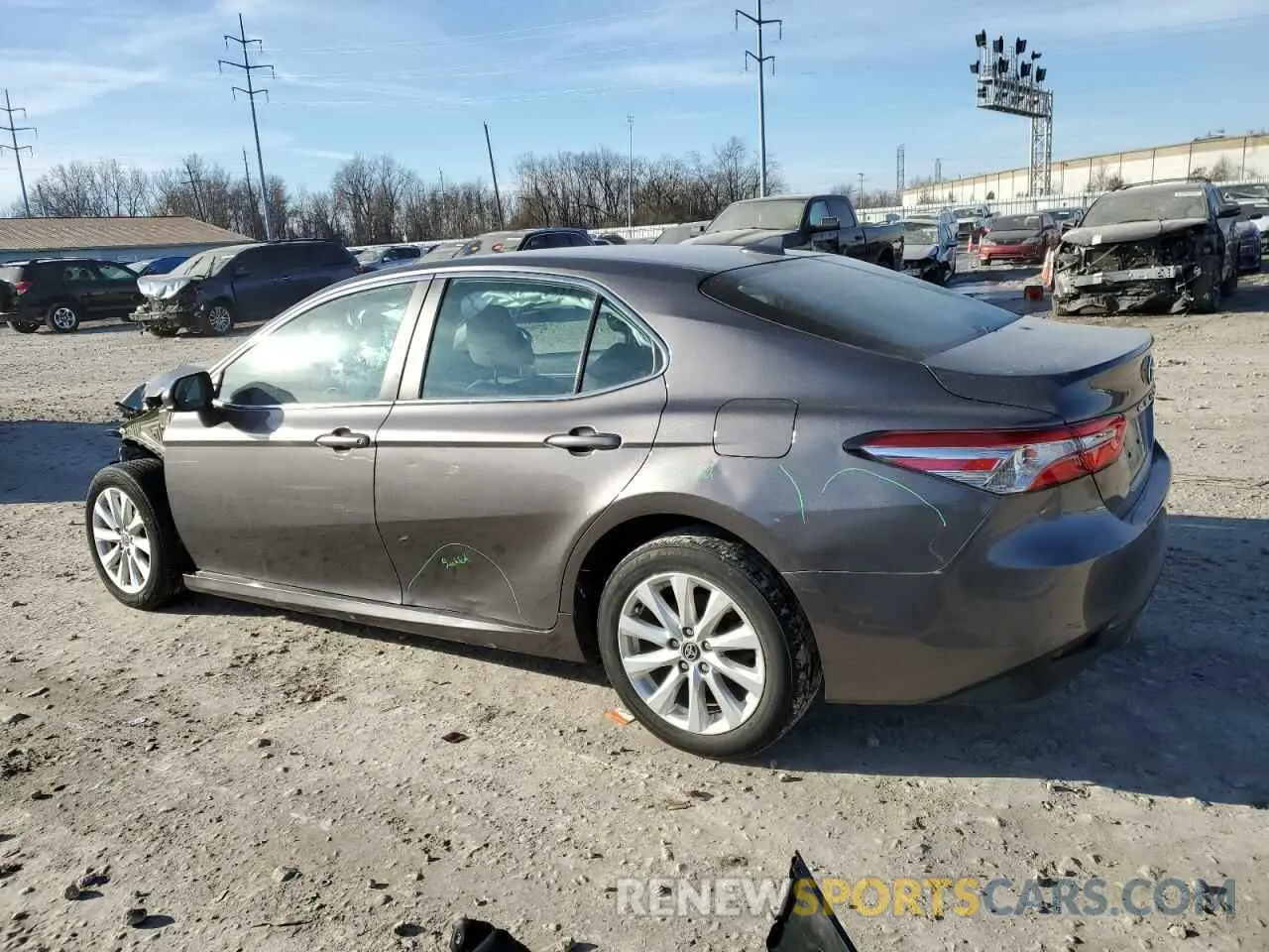 2 fotografías del automóvil dañado 4T1C11AK5LU993360 TOYOTA CAMRY 2020