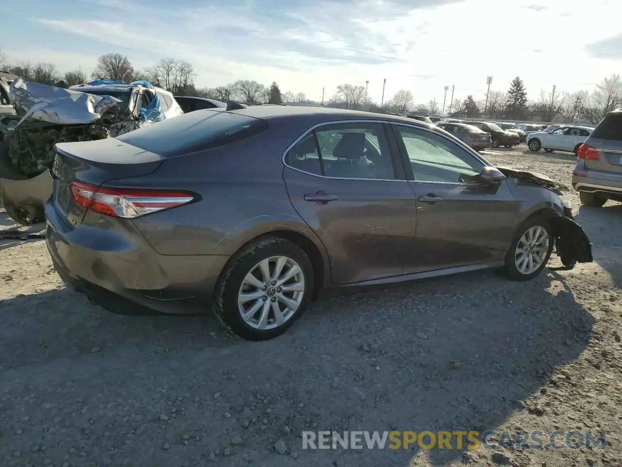 3 fotografías del automóvil dañado 4T1C11AK5LU993360 TOYOTA CAMRY 2020