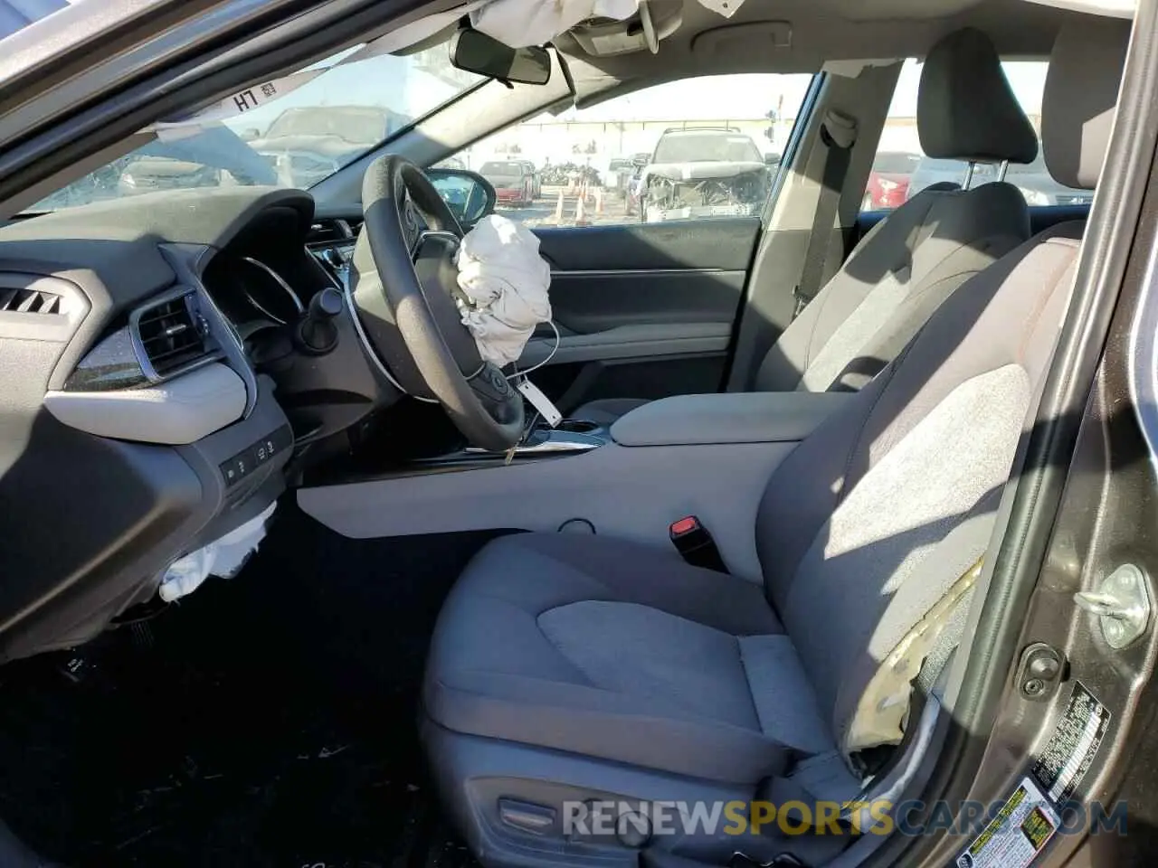 7 fotografías del automóvil dañado 4T1C11AK5LU993360 TOYOTA CAMRY 2020