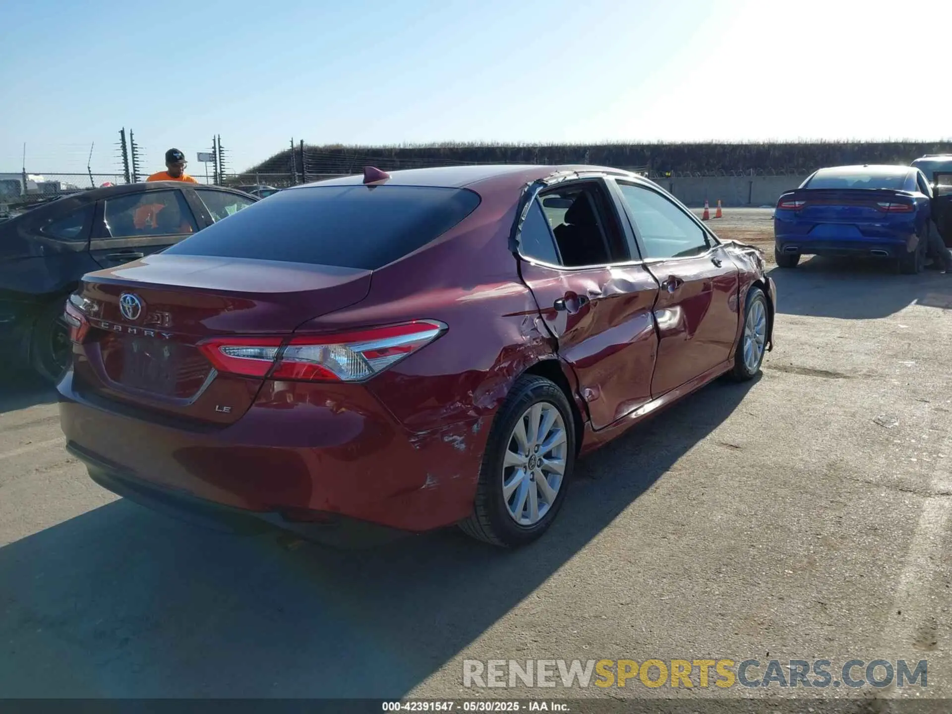 4 fotografías del automóvil dañado 4T1C11AK6LU345395 TOYOTA CAMRY 2020