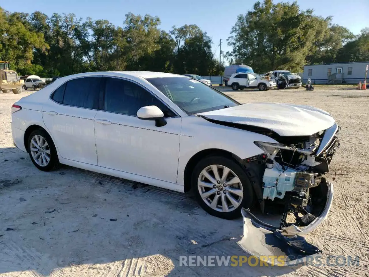 4 fotografías del automóvil dañado 4T1C11AK6LU360902 TOYOTA CAMRY 2020