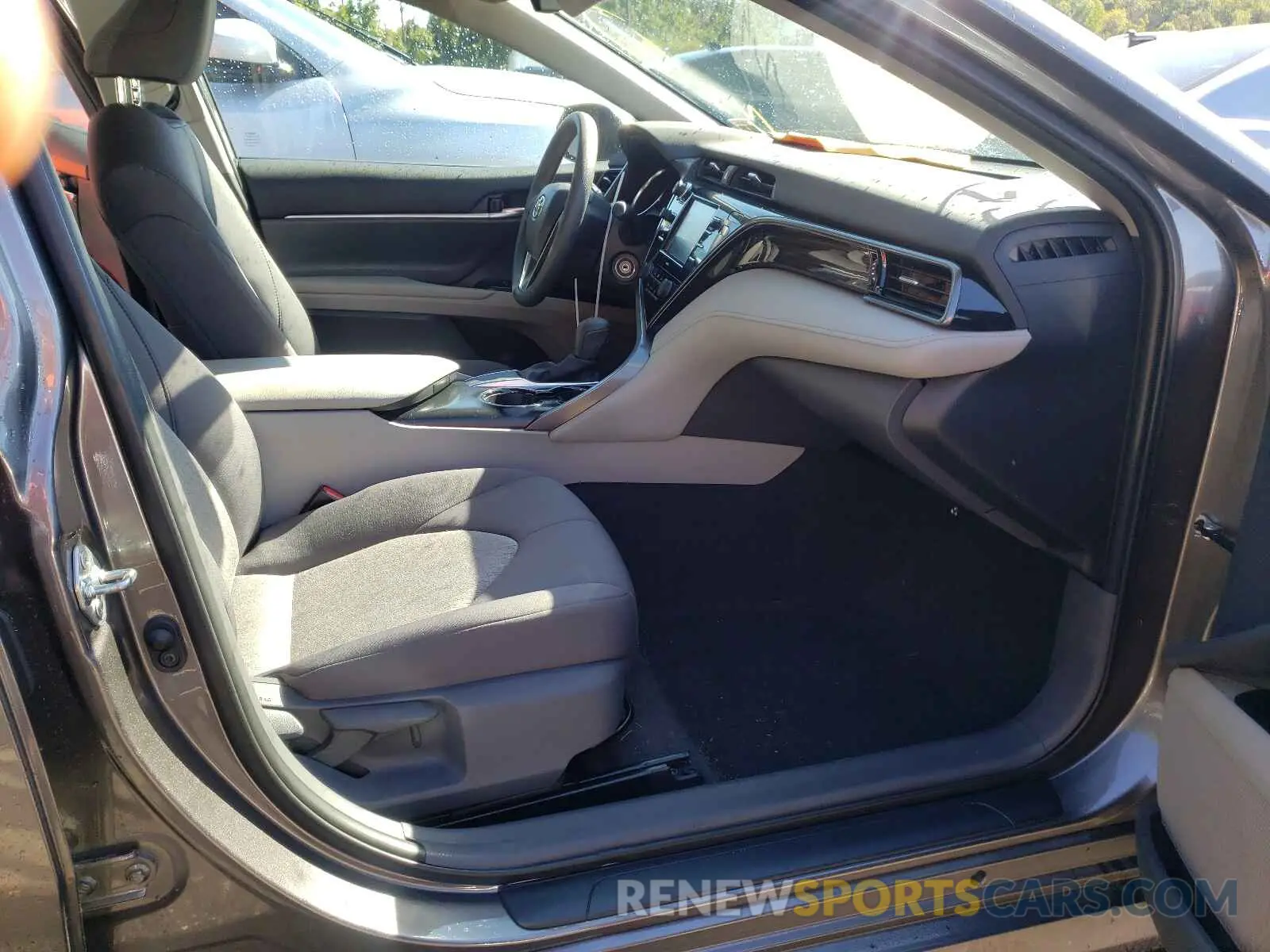 5 fotografías del automóvil dañado 4T1C11AK6LU392202 TOYOTA CAMRY 2020