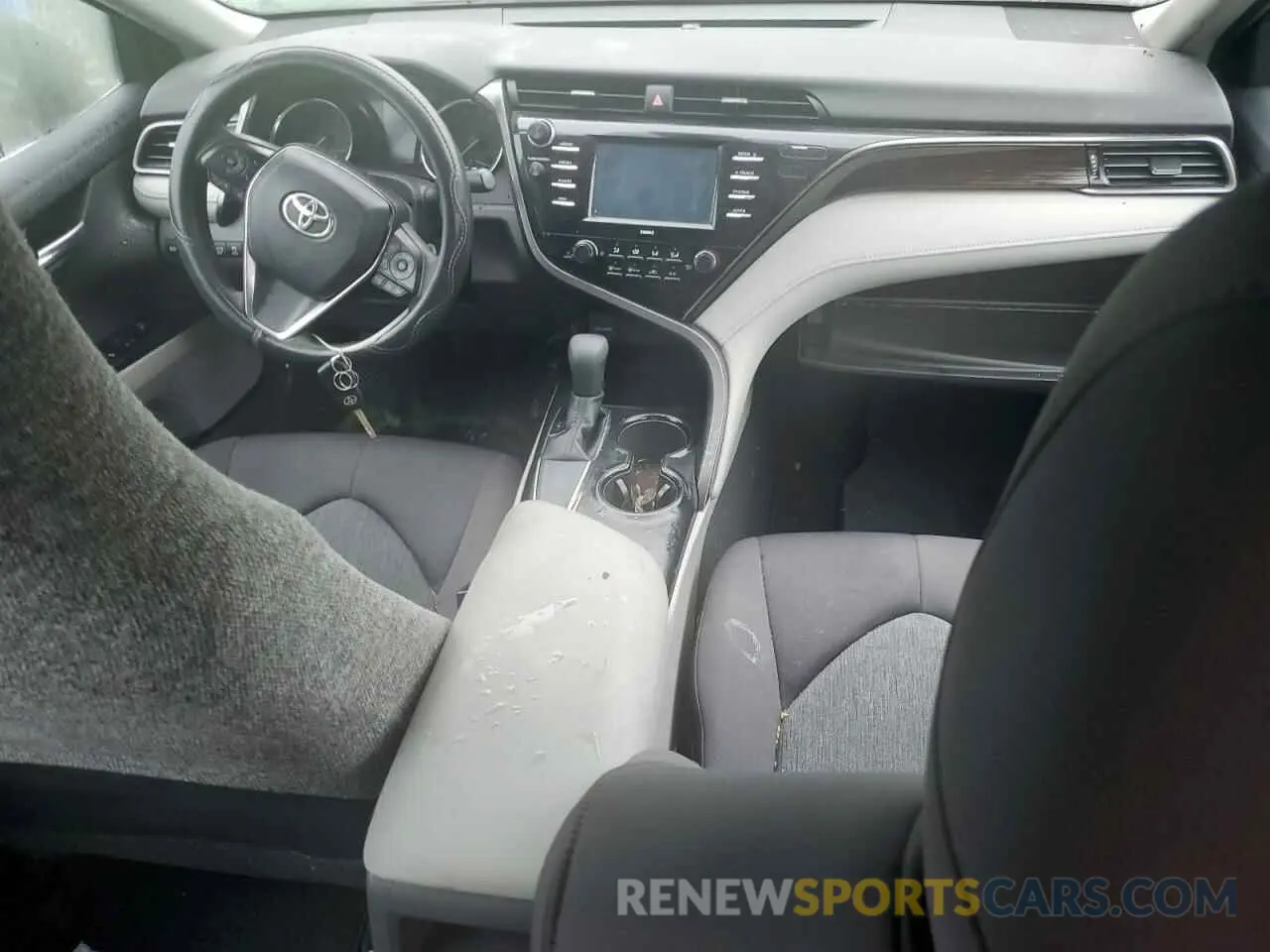 8 fotografías del automóvil dañado 4T1C11AK6LU861563 TOYOTA CAMRY 2020