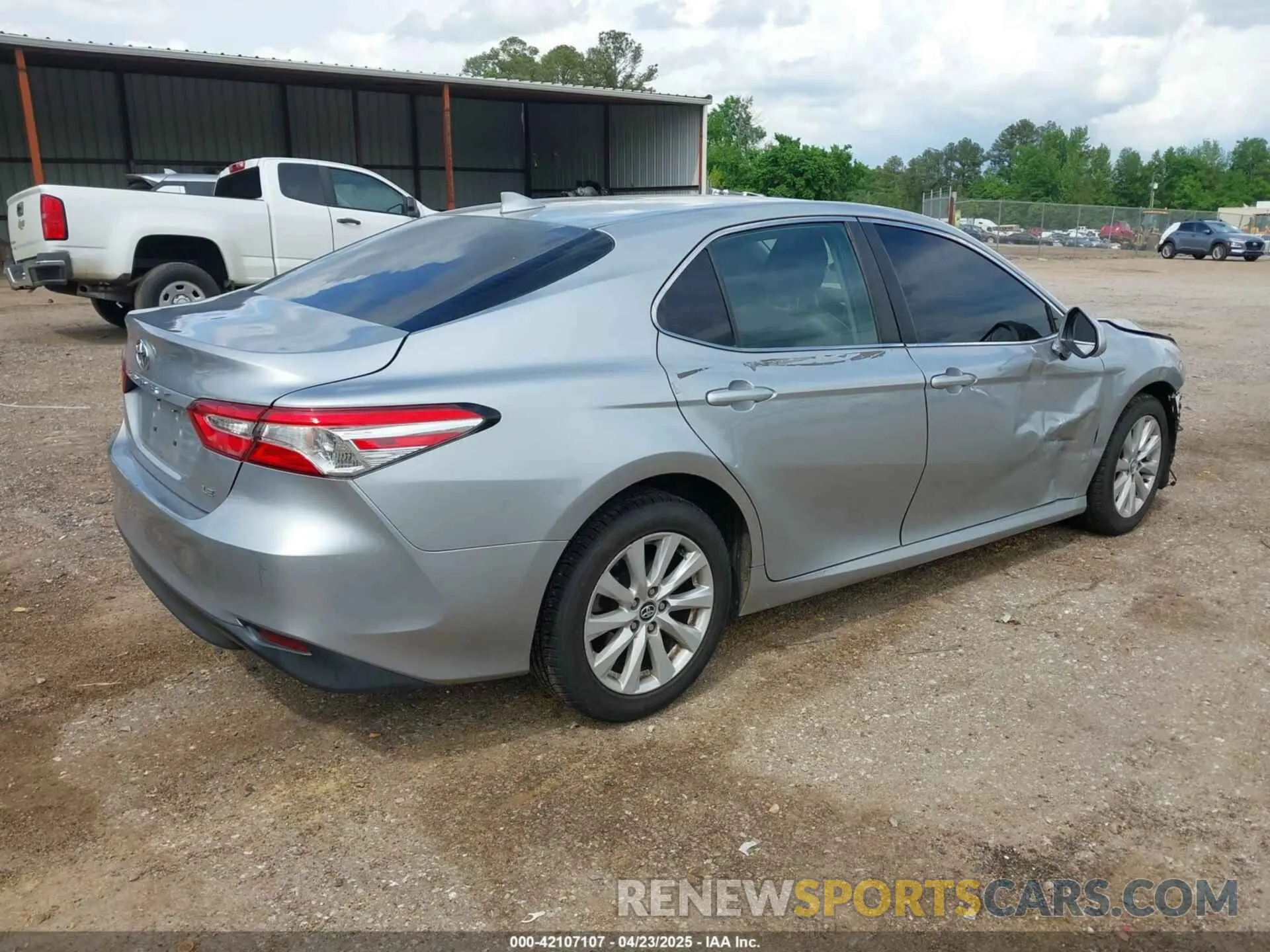 4 fotografías del automóvil dañado 4T1C11AK6LU869453 TOYOTA CAMRY 2020