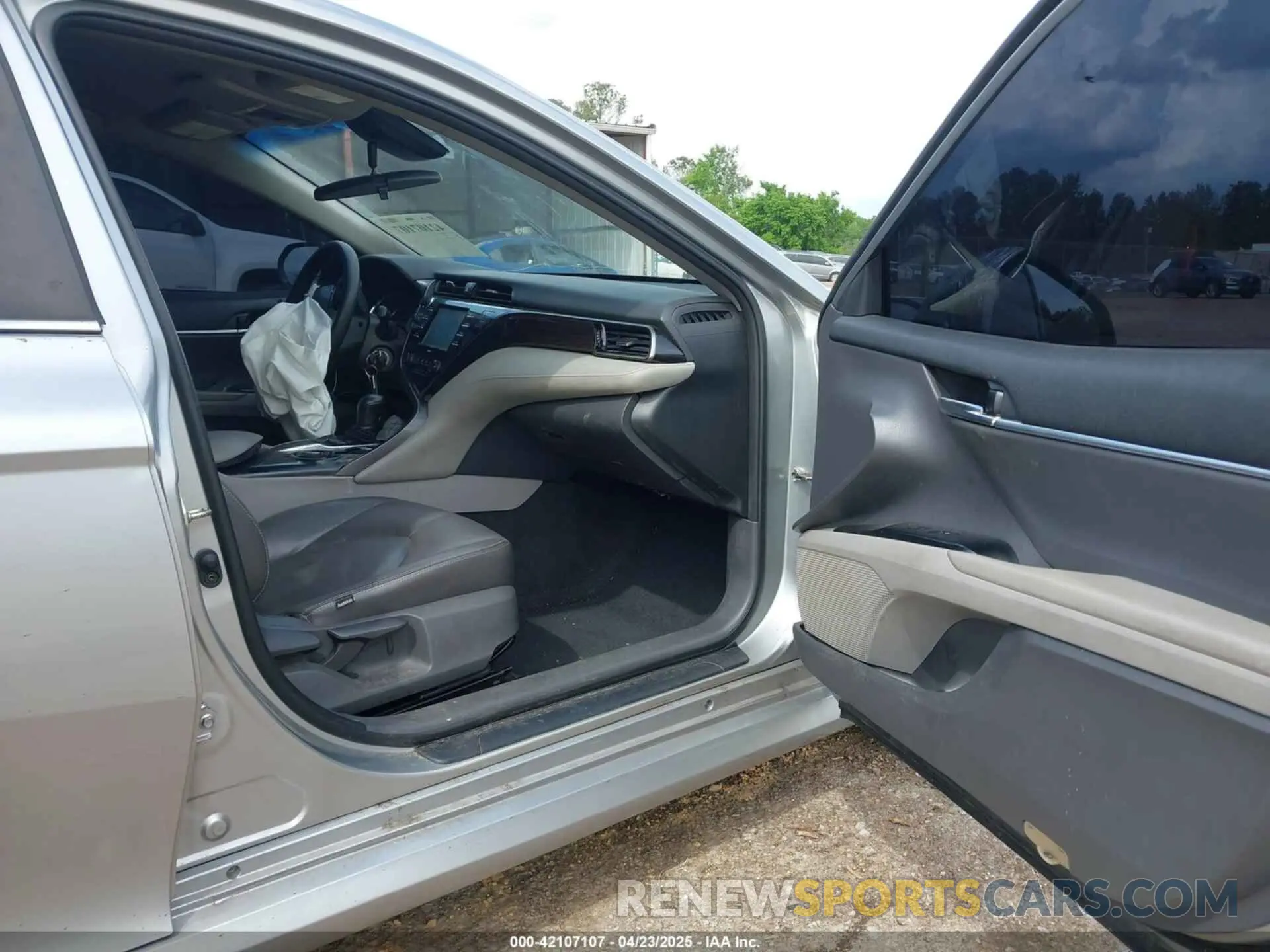 5 fotografías del automóvil dañado 4T1C11AK6LU869453 TOYOTA CAMRY 2020