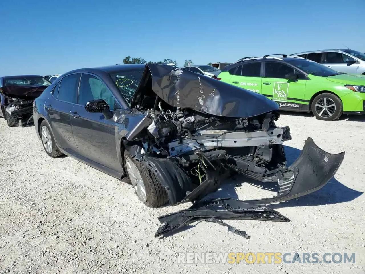 4 fotografías del automóvil dañado 4T1C11AK6LU886351 TOYOTA CAMRY 2020