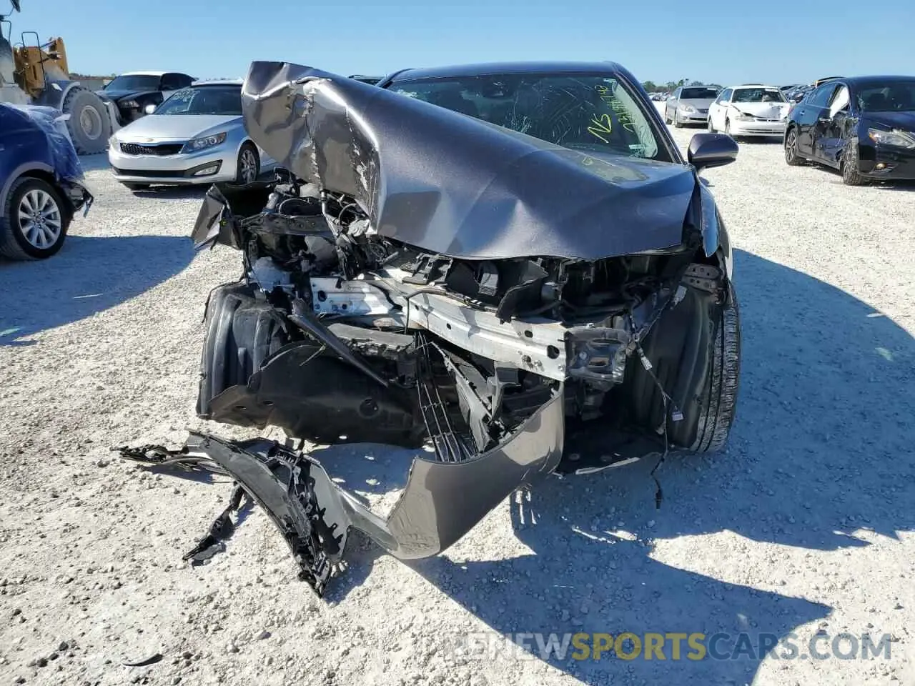 5 fotografías del automóvil dañado 4T1C11AK6LU886351 TOYOTA CAMRY 2020