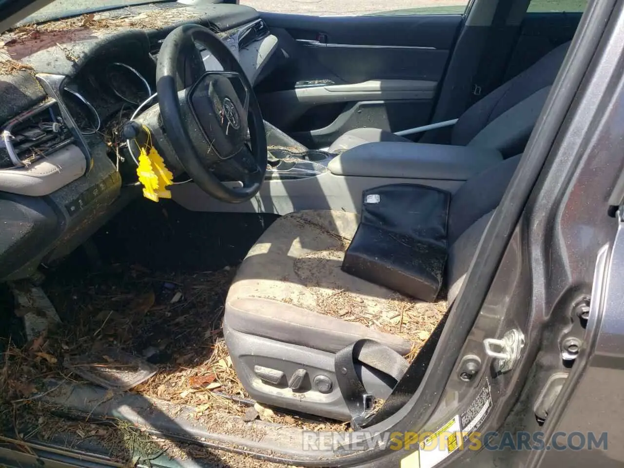 7 fotografías del automóvil dañado 4T1C11AK6LU889279 TOYOTA CAMRY 2020