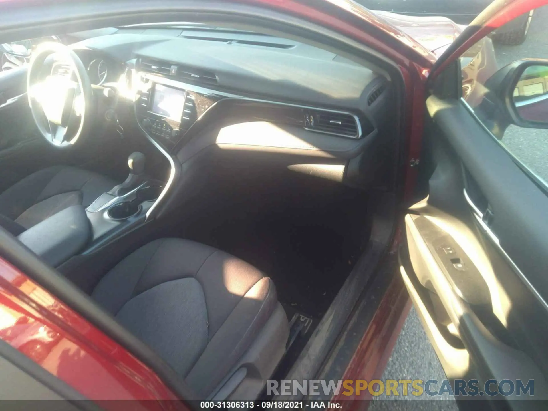 5 fotografías del automóvil dañado 4T1C11AK6LU920496 TOYOTA CAMRY 2020