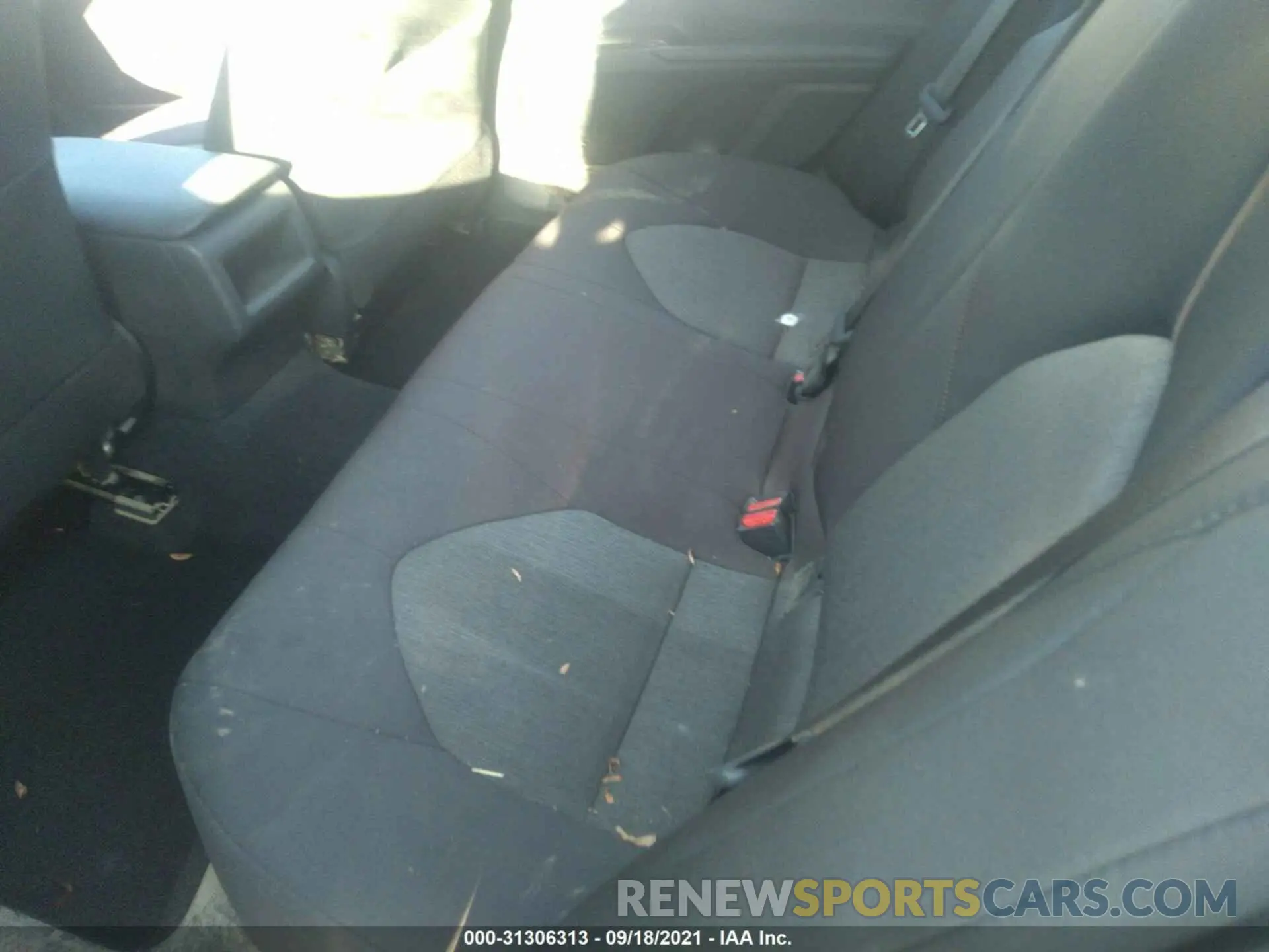8 fotografías del automóvil dañado 4T1C11AK6LU920496 TOYOTA CAMRY 2020