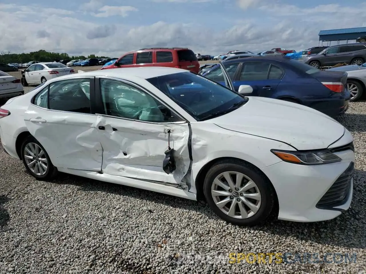 4 fotografías del automóvil dañado 4T1C11AK6LU928260 TOYOTA CAMRY 2020