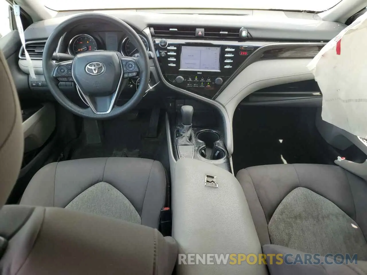 8 fotografías del automóvil dañado 4T1C11AK6LU928260 TOYOTA CAMRY 2020