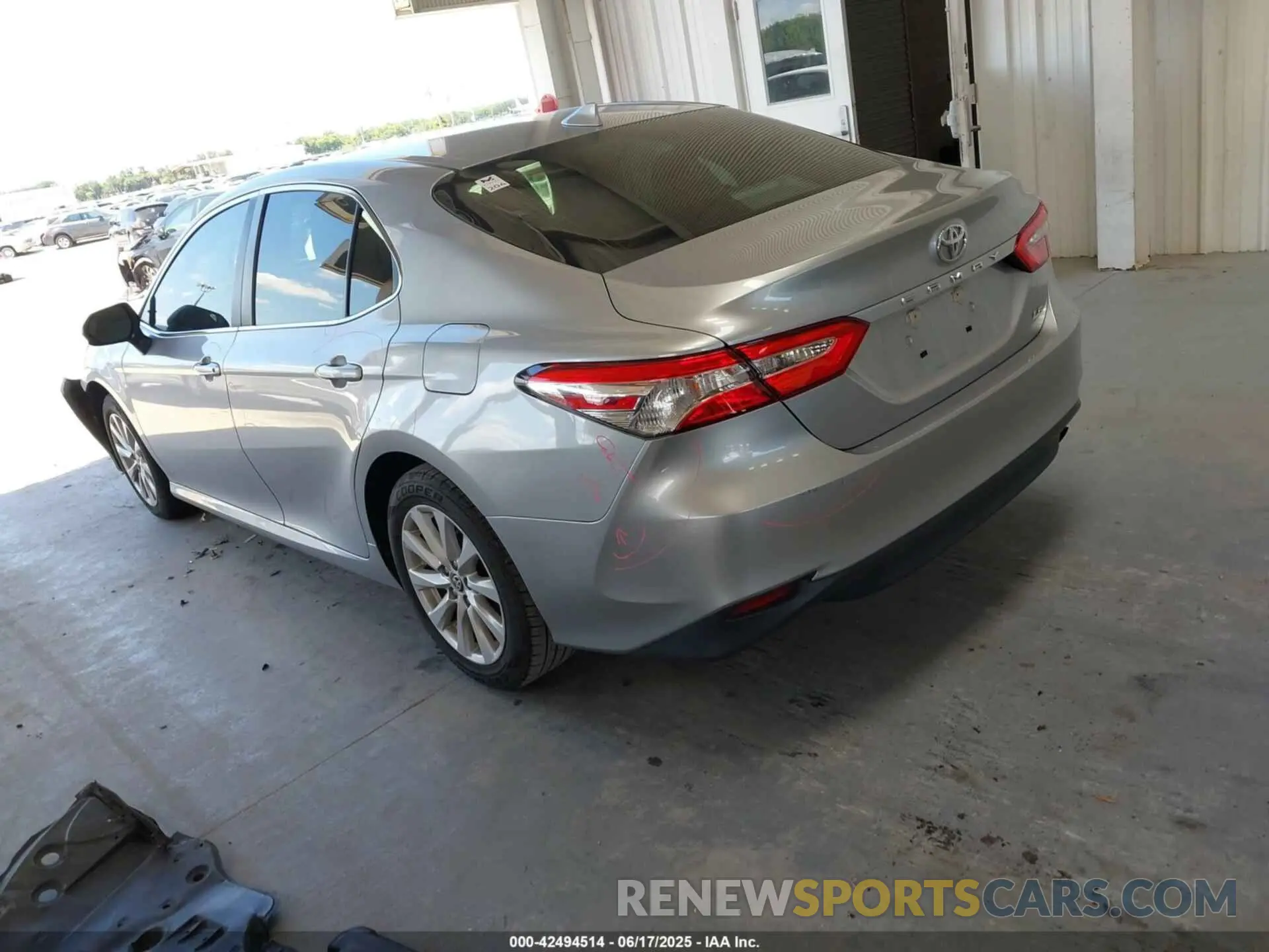 3 fotografías del automóvil dañado 4T1C11AK6LU956883 TOYOTA CAMRY 2020