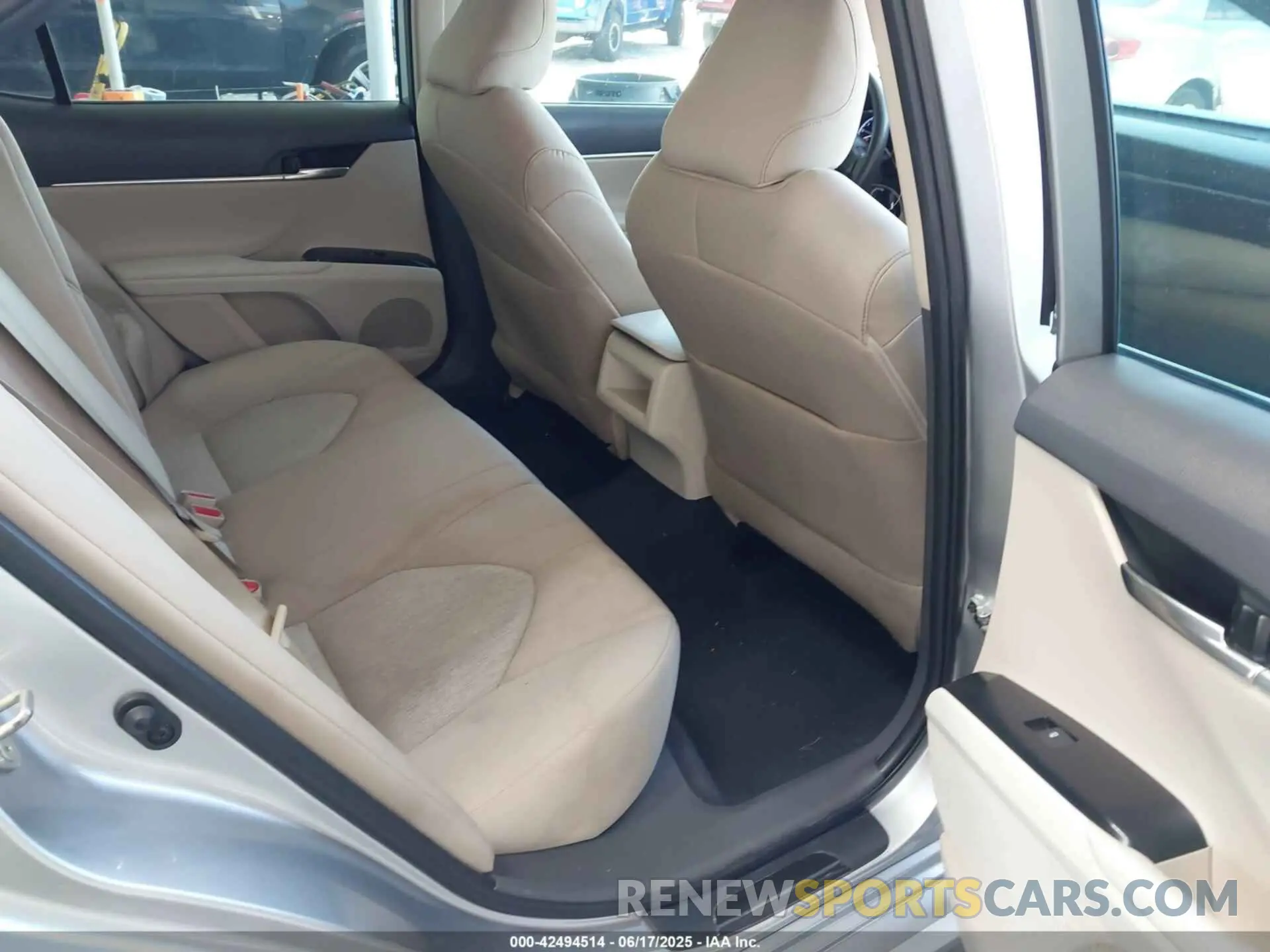 8 fotografías del automóvil dañado 4T1C11AK6LU956883 TOYOTA CAMRY 2020