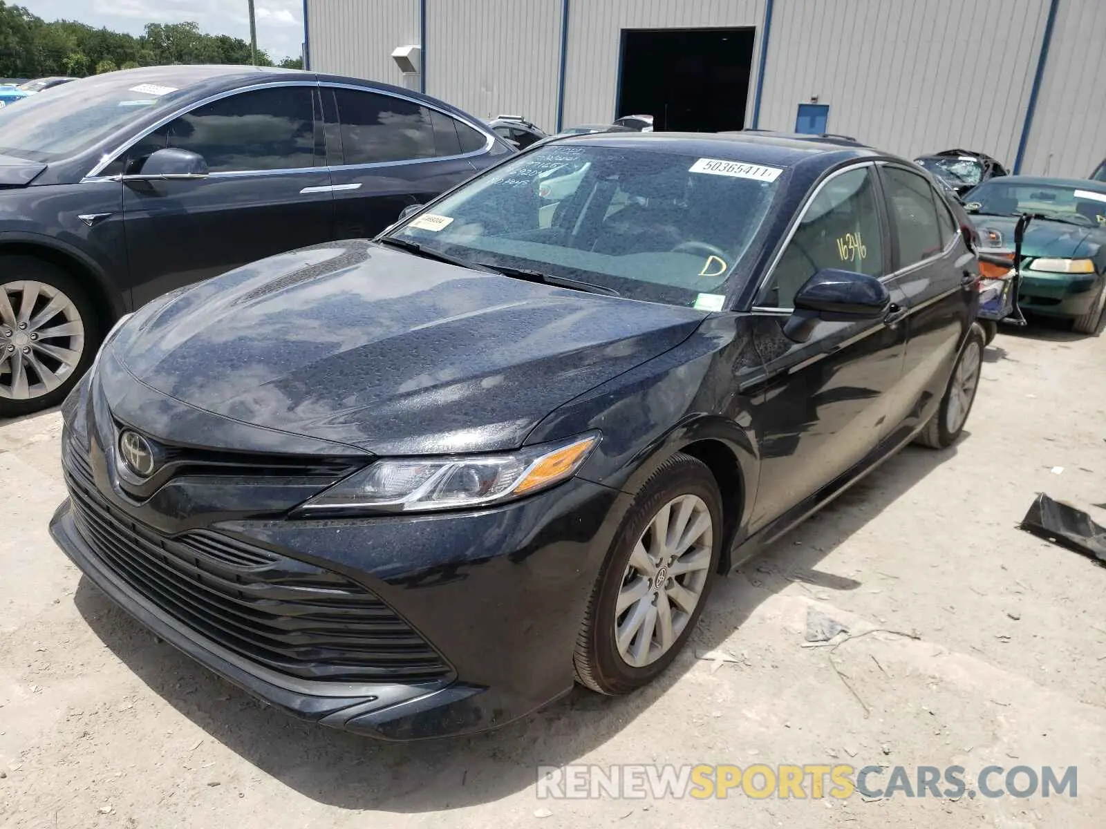 2 fotografías del automóvil dañado 4T1C11AK6LU971657 TOYOTA CAMRY 2020