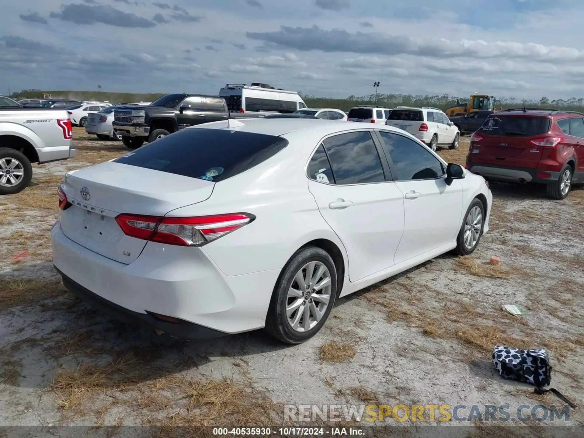 4 fotografías del automóvil dañado 4T1C11AK6LU991732 TOYOTA CAMRY 2020