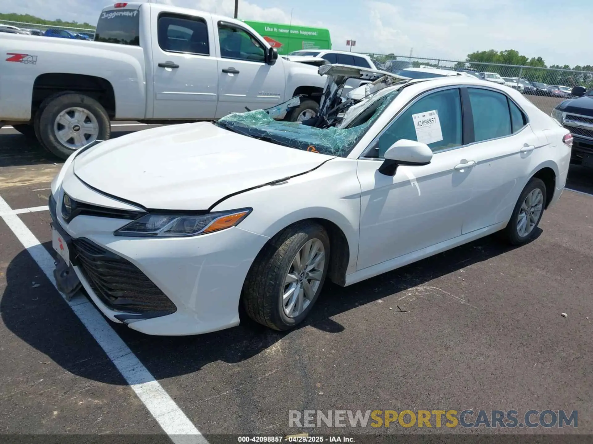 2 fotografías del automóvil dañado 4T1C11AK7LU313359 TOYOTA CAMRY 2020