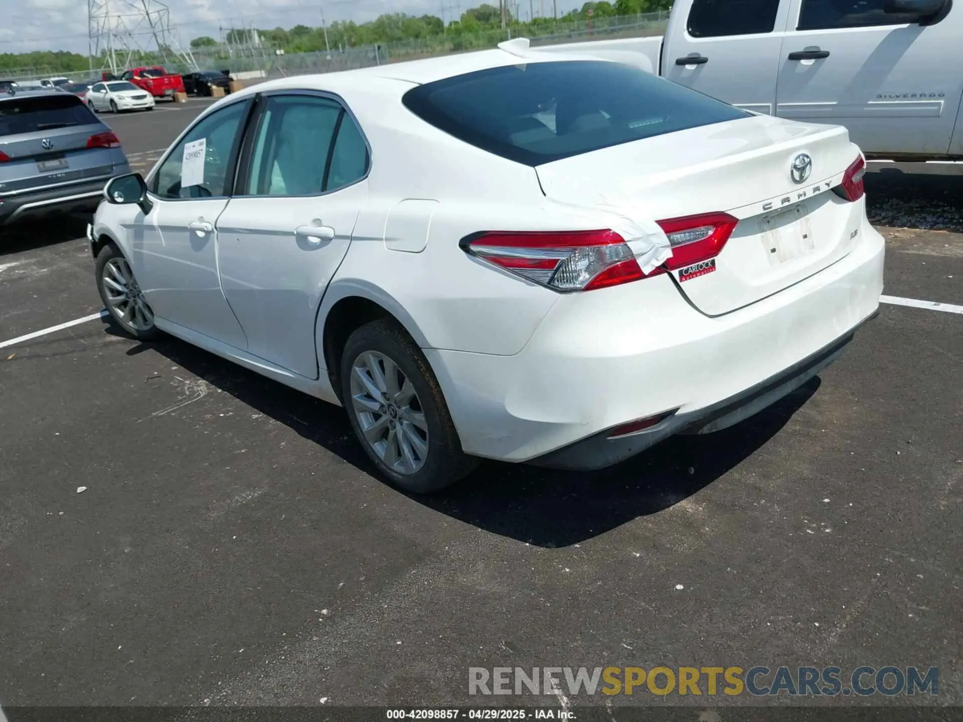 3 fotografías del automóvil dañado 4T1C11AK7LU313359 TOYOTA CAMRY 2020