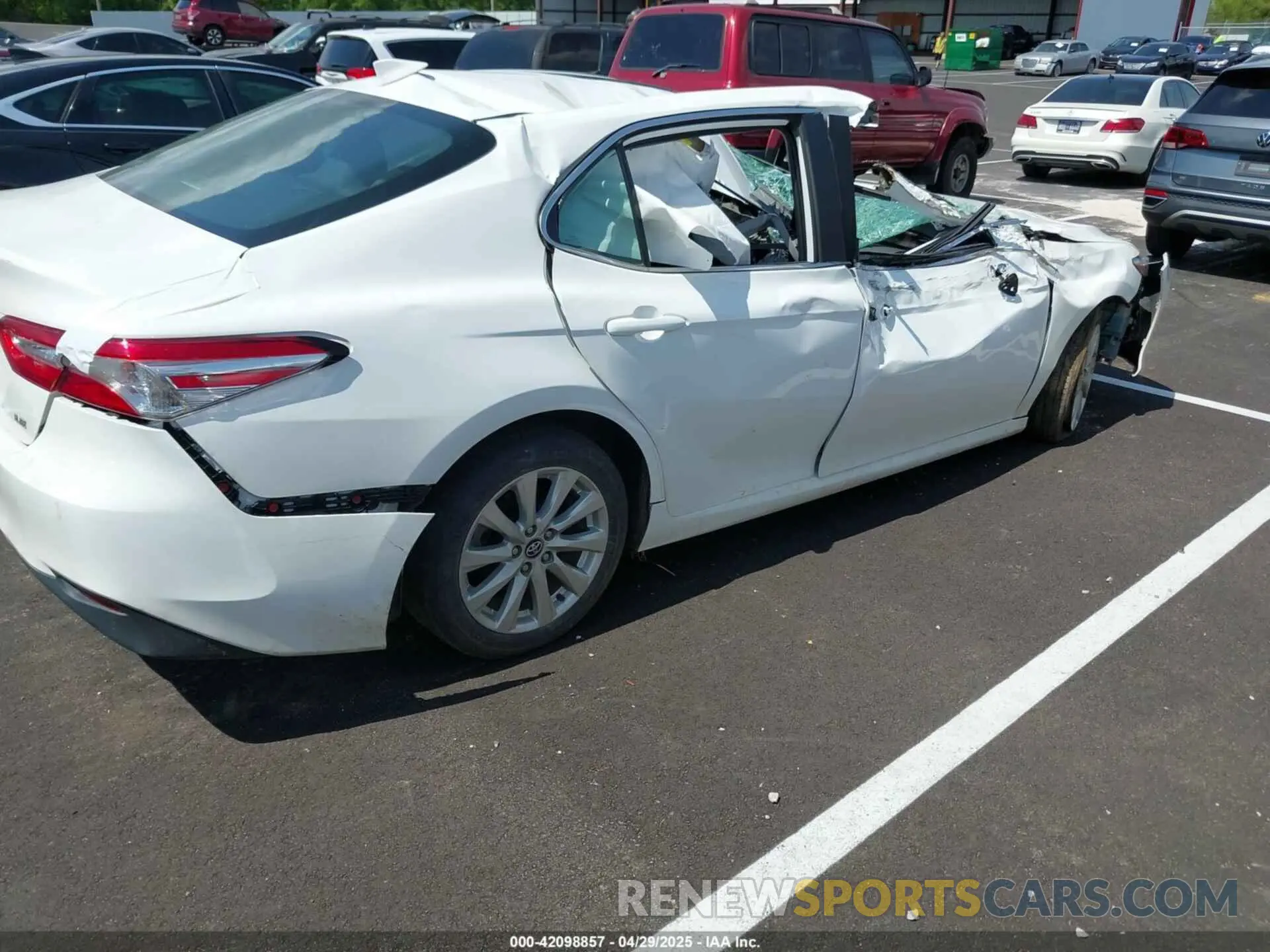 4 fotografías del automóvil dañado 4T1C11AK7LU313359 TOYOTA CAMRY 2020