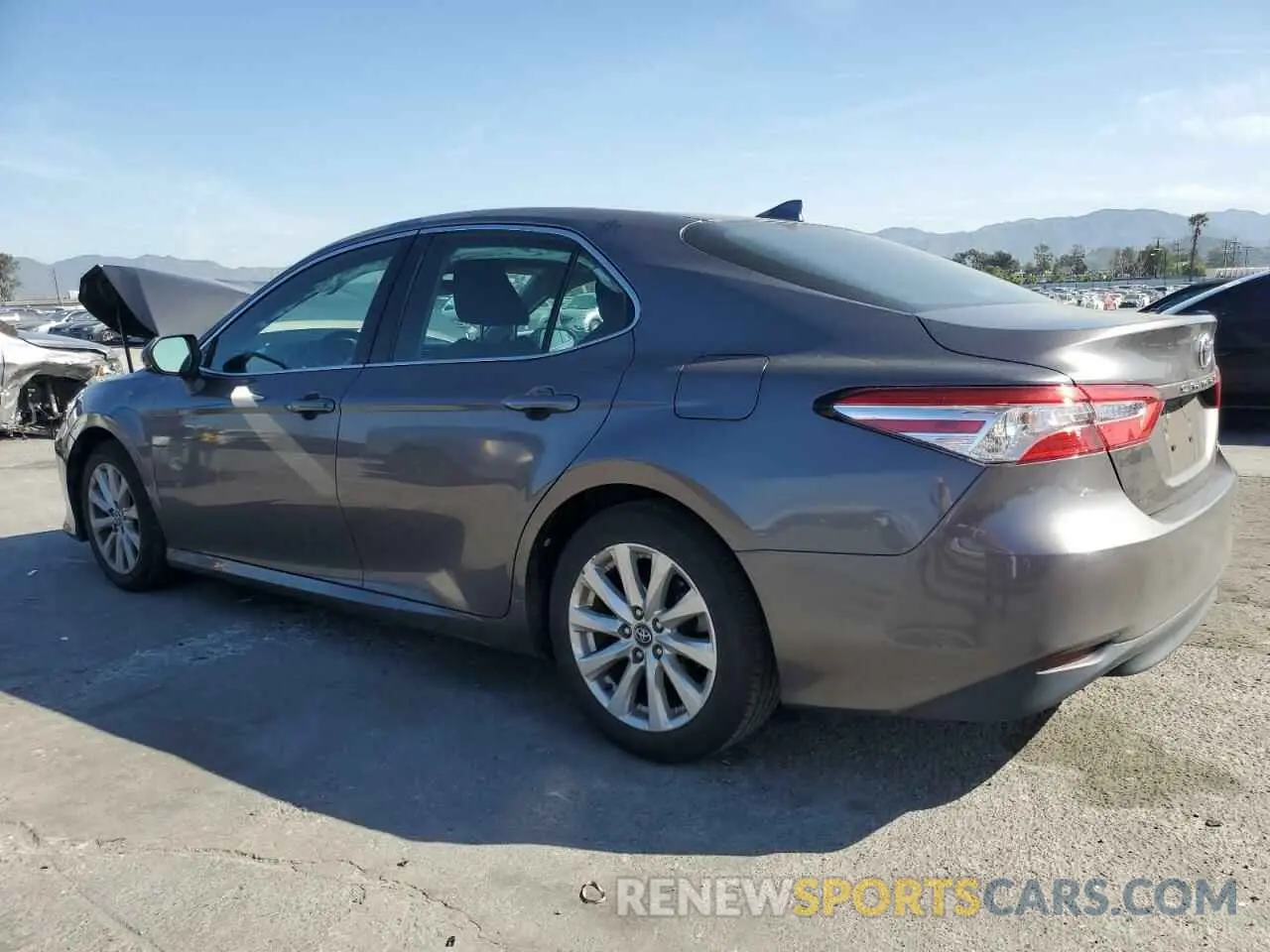 2 fotografías del automóvil dañado 4T1C11AK7LU330064 TOYOTA CAMRY 2020