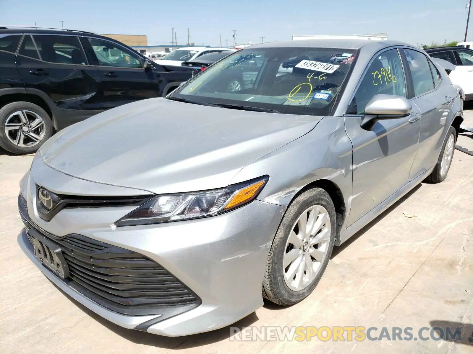 2 fotografías del automóvil dañado 4T1C11AK7LU341825 TOYOTA CAMRY 2020