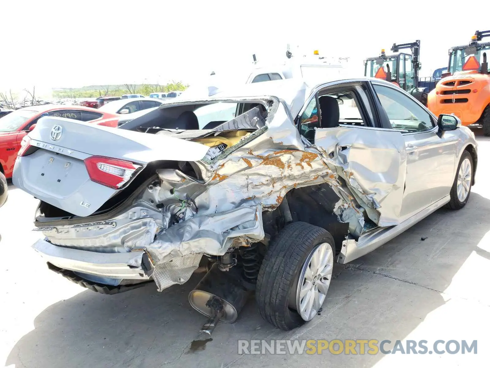 4 fotografías del automóvil dañado 4T1C11AK7LU341825 TOYOTA CAMRY 2020
