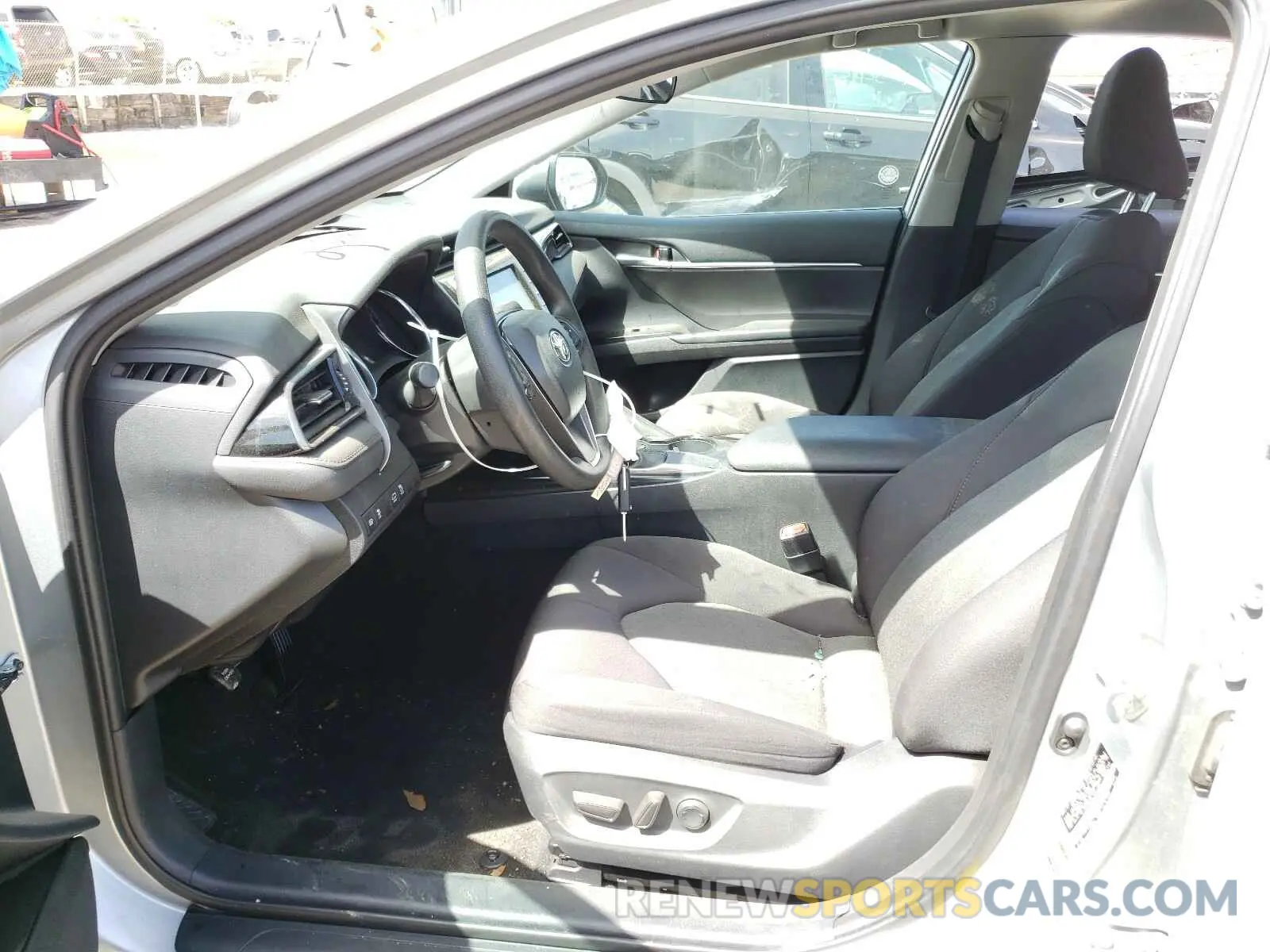 5 fotografías del automóvil dañado 4T1C11AK7LU341825 TOYOTA CAMRY 2020