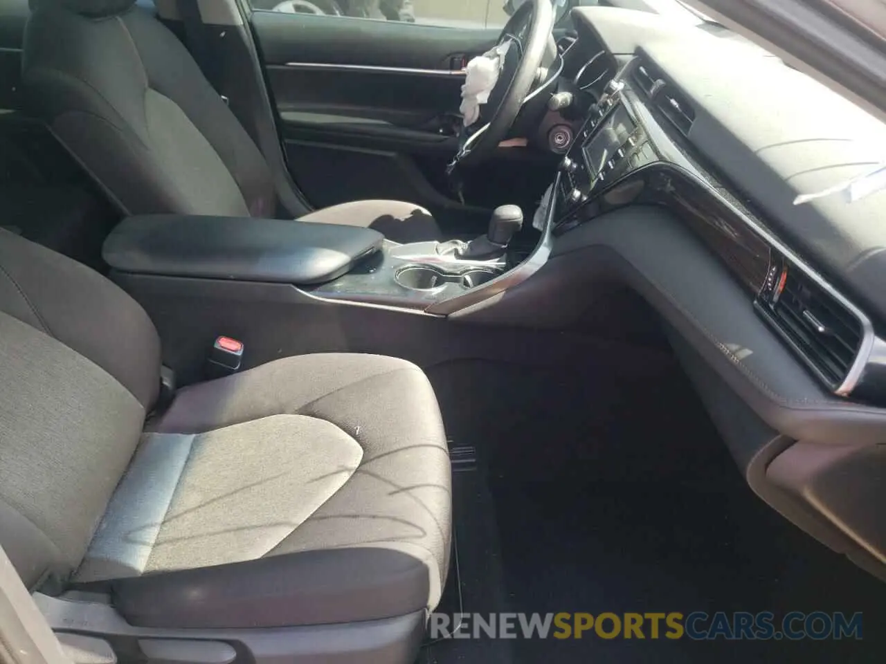 5 fotografías del automóvil dañado 4T1C11AK7LU370872 TOYOTA CAMRY 2020