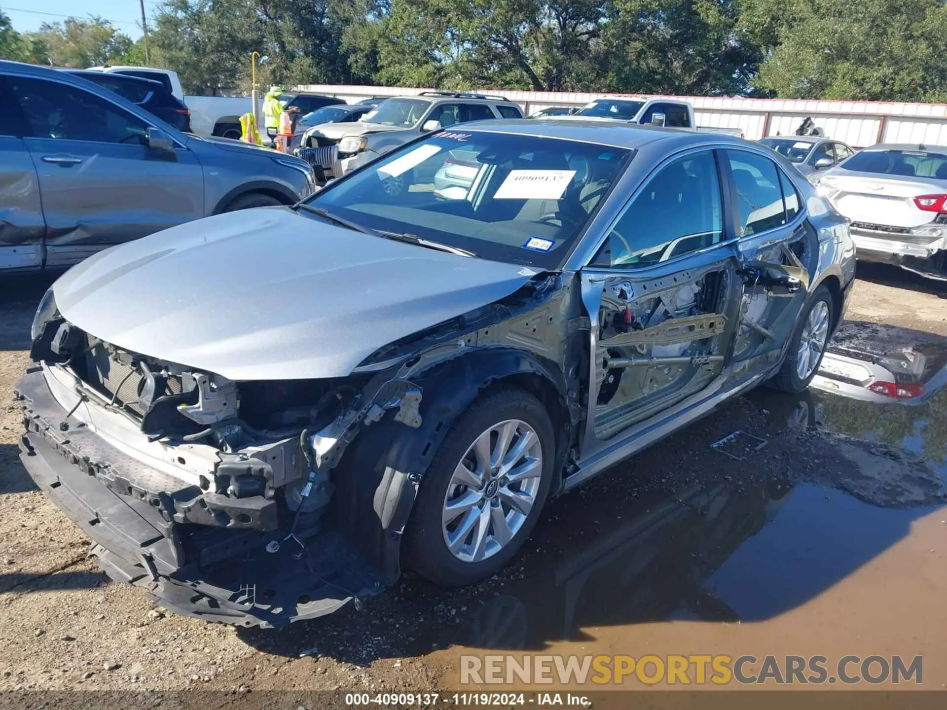 2 fotografías del automóvil dañado 4T1C11AK7LU870322 TOYOTA CAMRY 2020