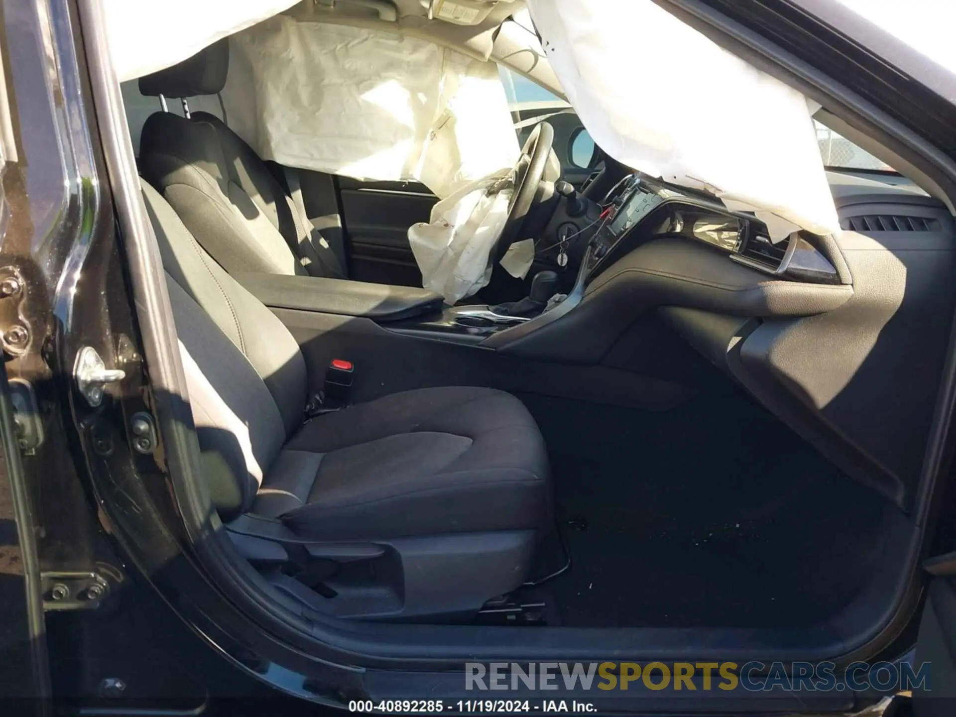 5 fotografías del automóvil dañado 4T1C11AK7LU910981 TOYOTA CAMRY 2020
