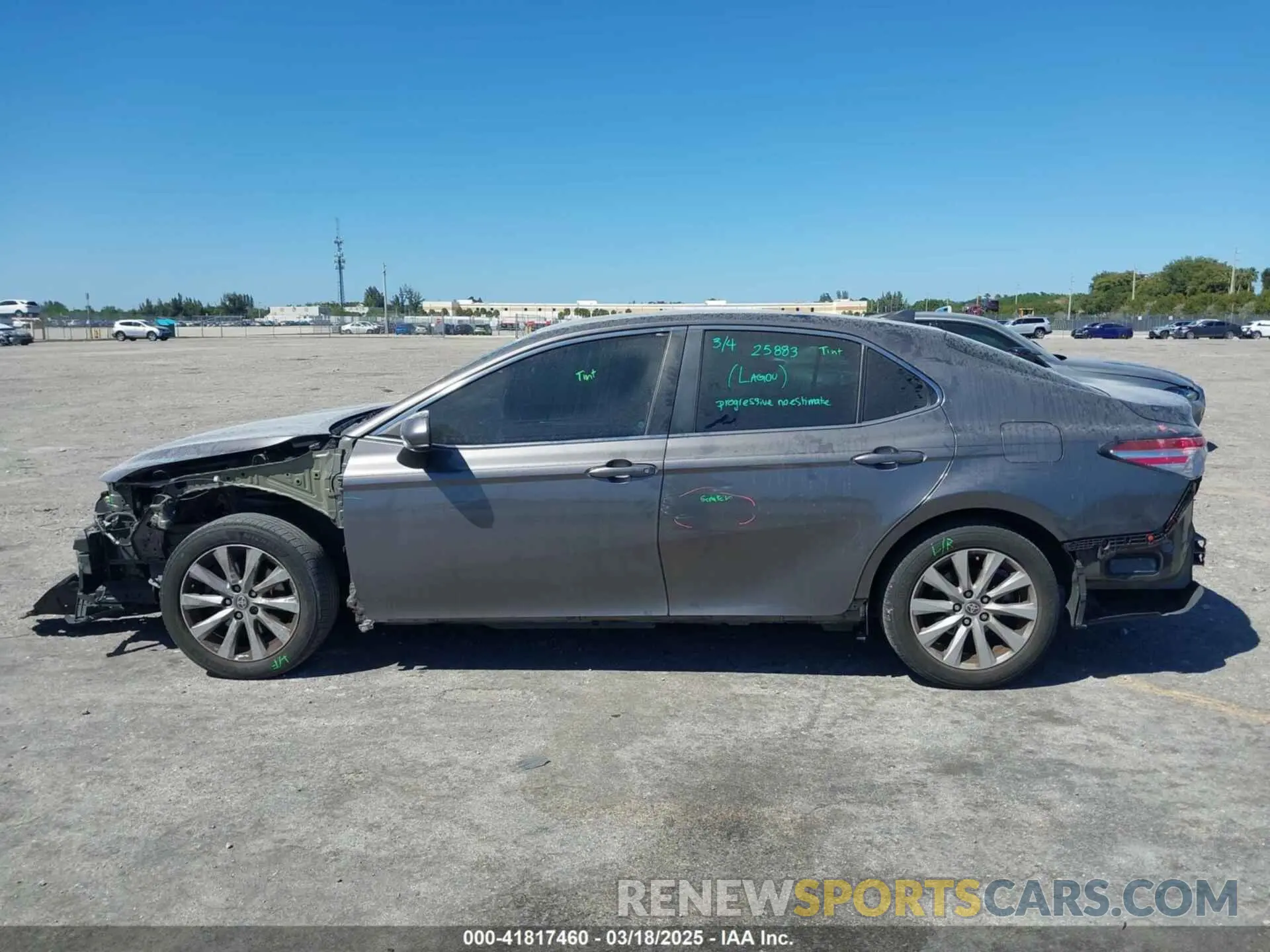 15 fotografías del automóvil dañado 4T1C11AK7LU981193 TOYOTA CAMRY 2020