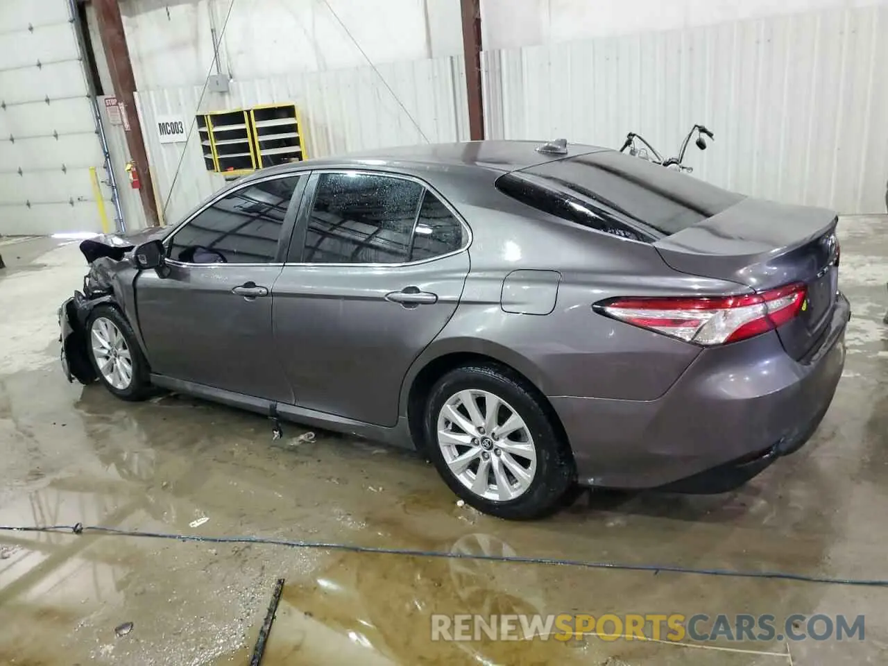 2 fotografías del automóvil dañado 4T1C11AK8LU345110 TOYOTA CAMRY 2020