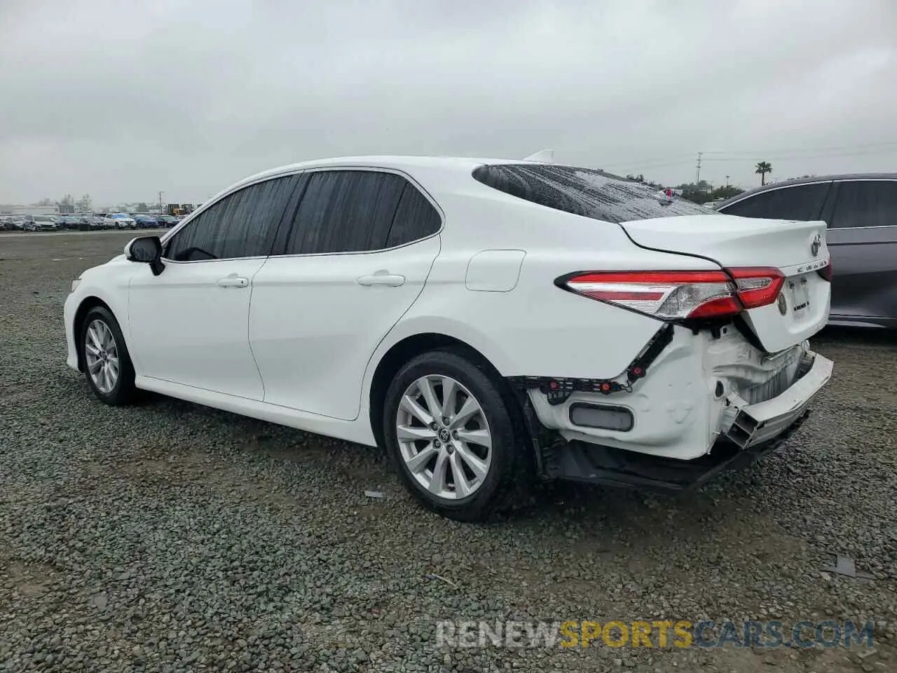 2 fotografías del automóvil dañado 4T1C11AK8LU361548 TOYOTA CAMRY 2020