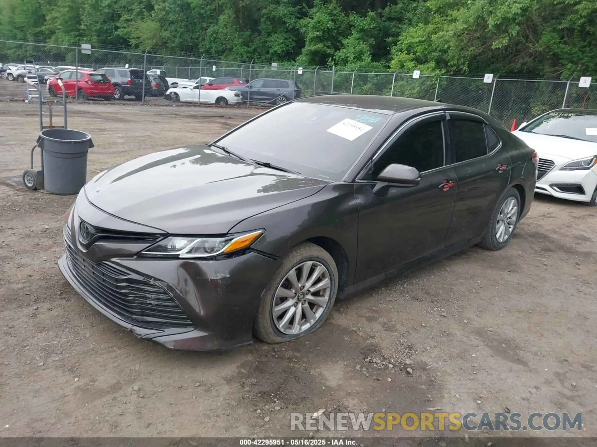 2 fotografías del automóvil dañado 4T1C11AK8LU859684 TOYOTA CAMRY 2020