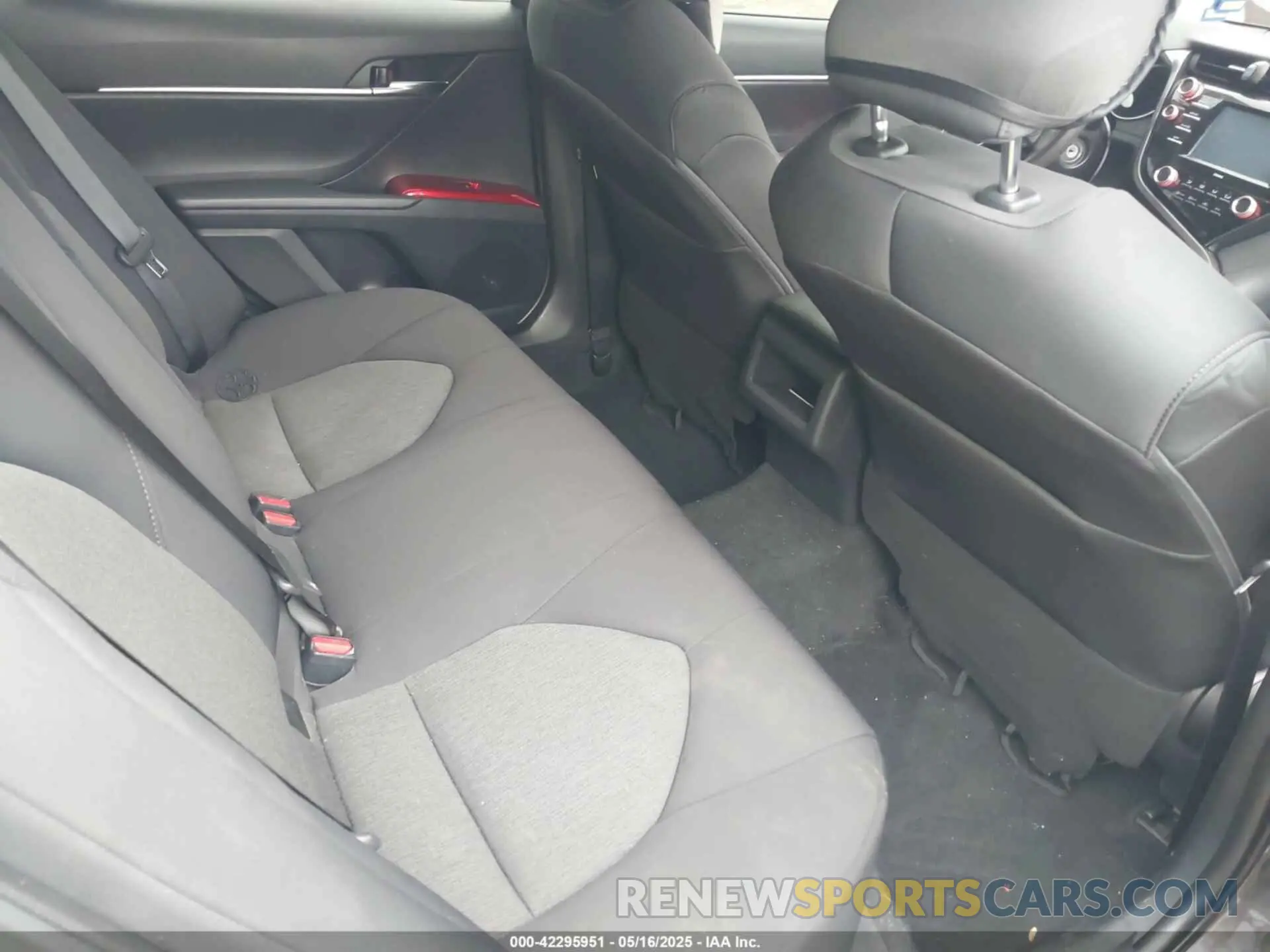 8 fotografías del automóvil dañado 4T1C11AK8LU859684 TOYOTA CAMRY 2020